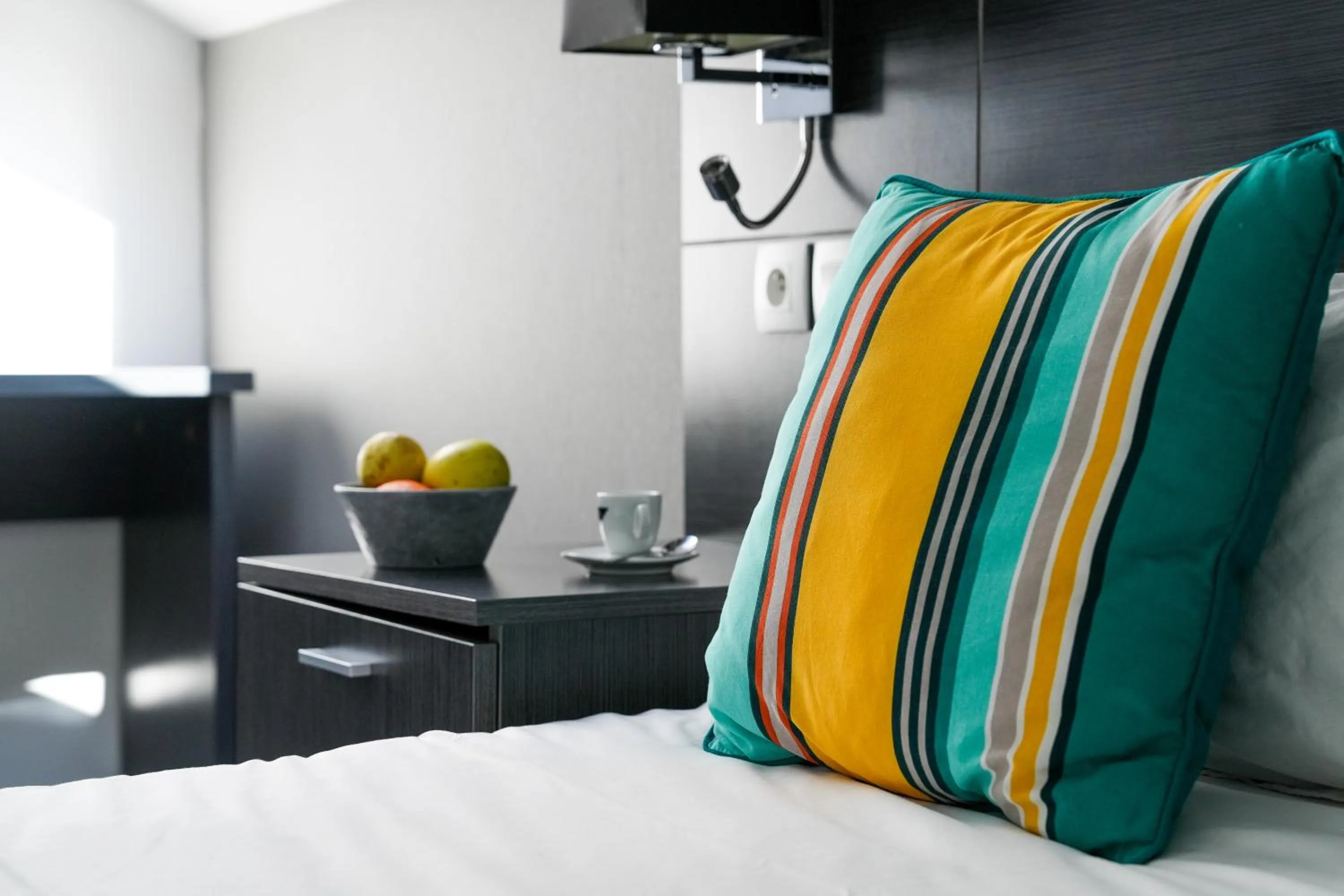 Bed in Logis Hôtel & Restaurant La Villa Bleue