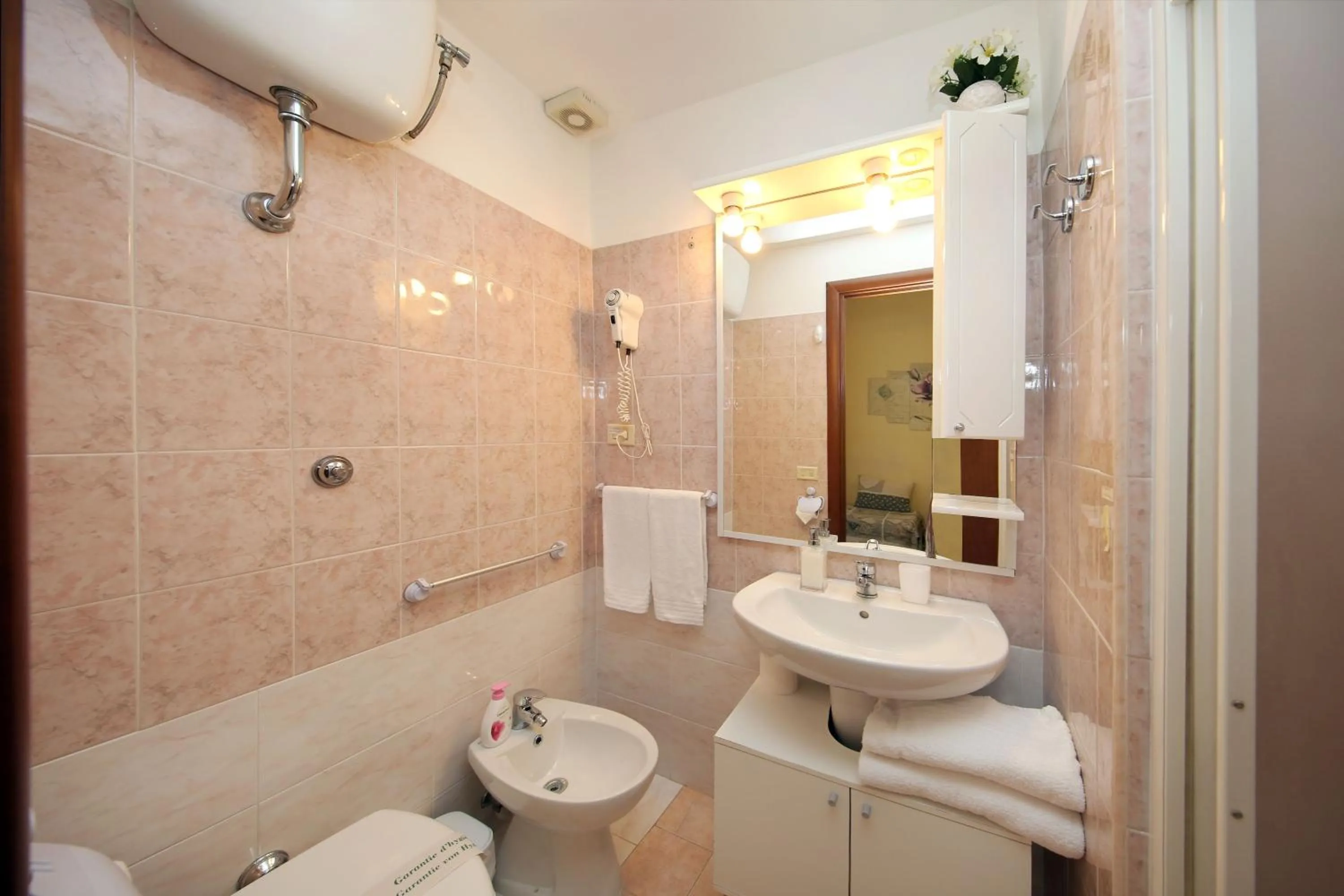 Bathroom in Tibullo Guesthouse