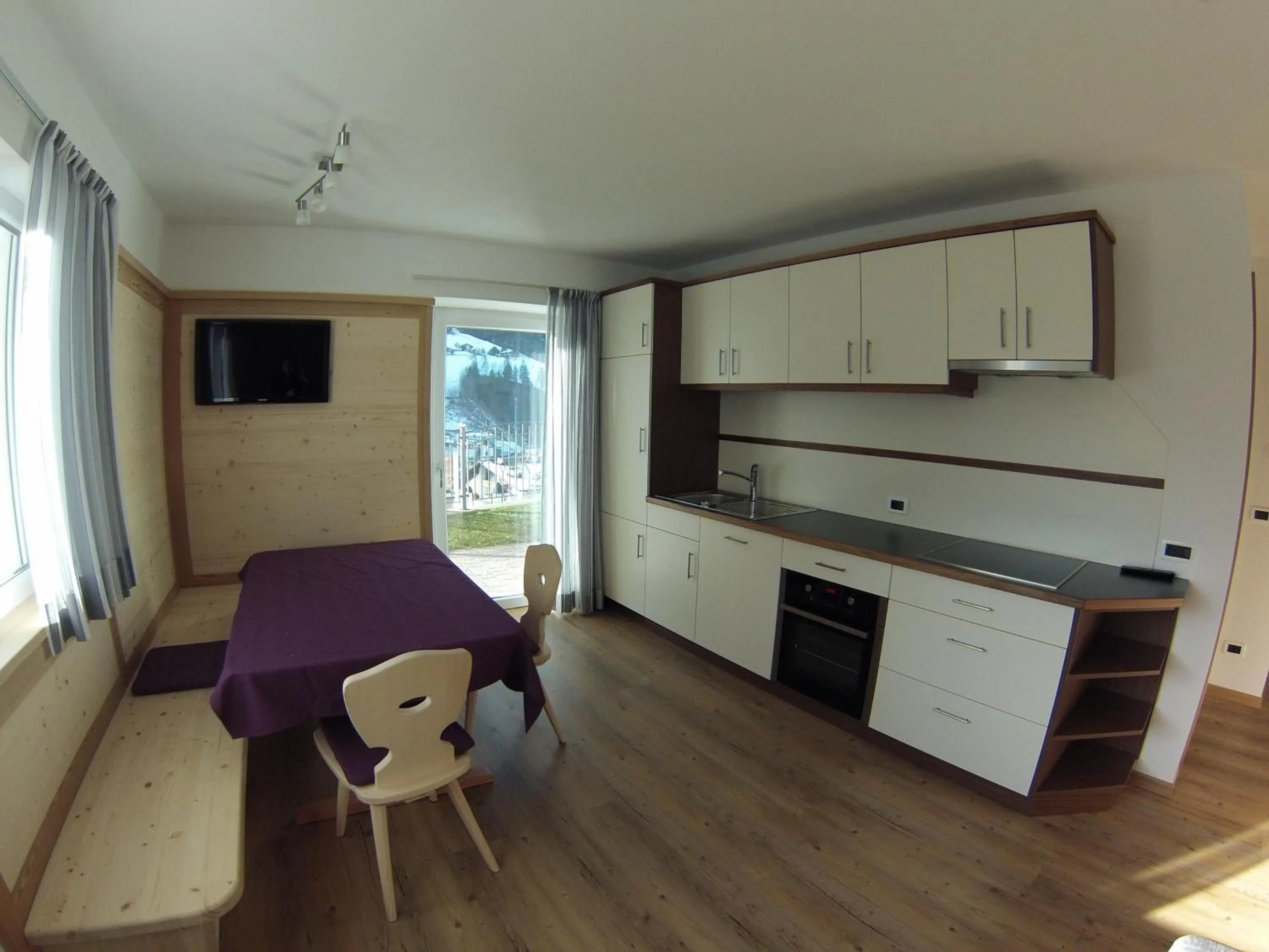 Kitchen or kitchenette in Villa Hubertus