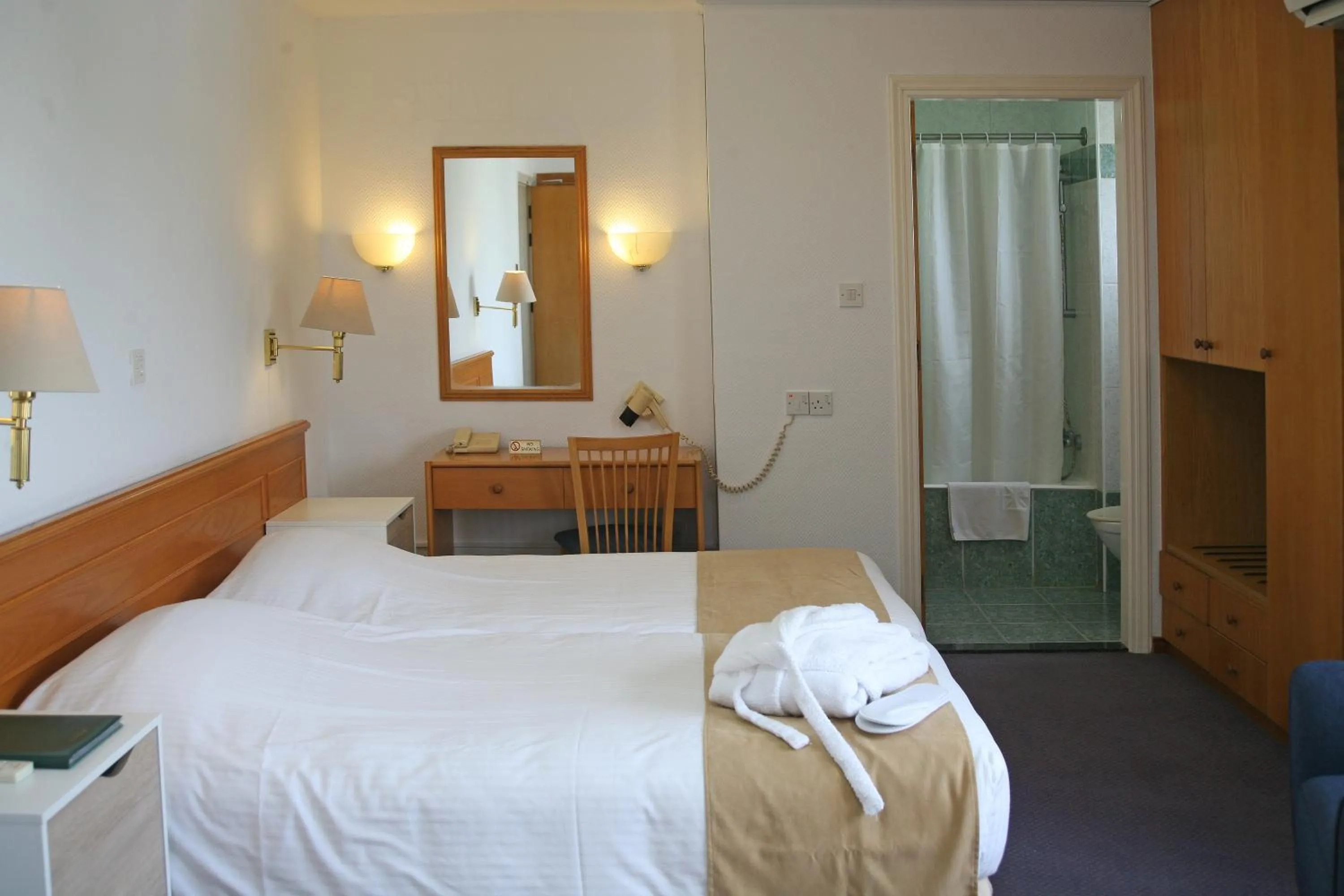 Bathroom, Bed in Chrielka Hotel