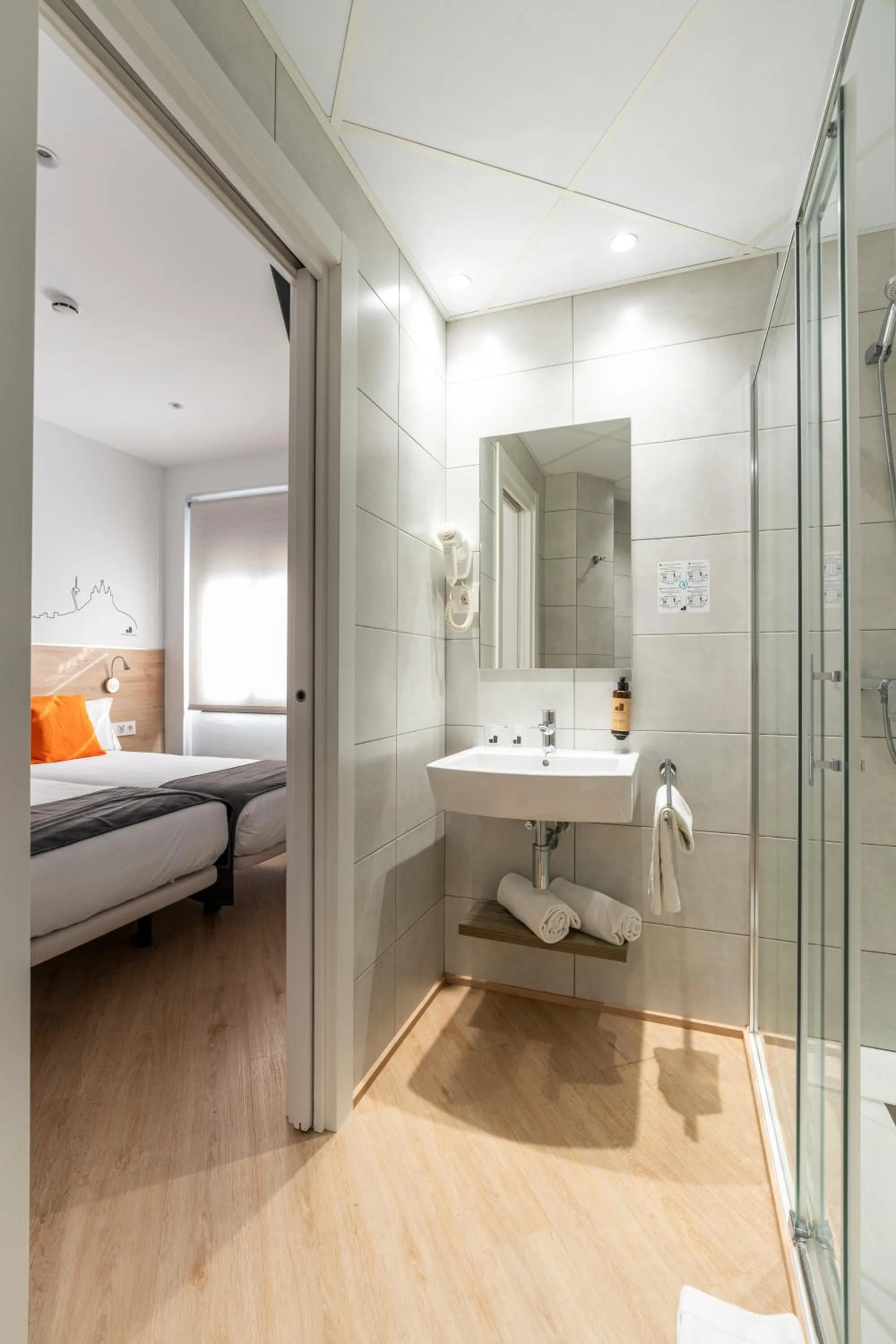 Bathroom, Bed in Hostal Sans