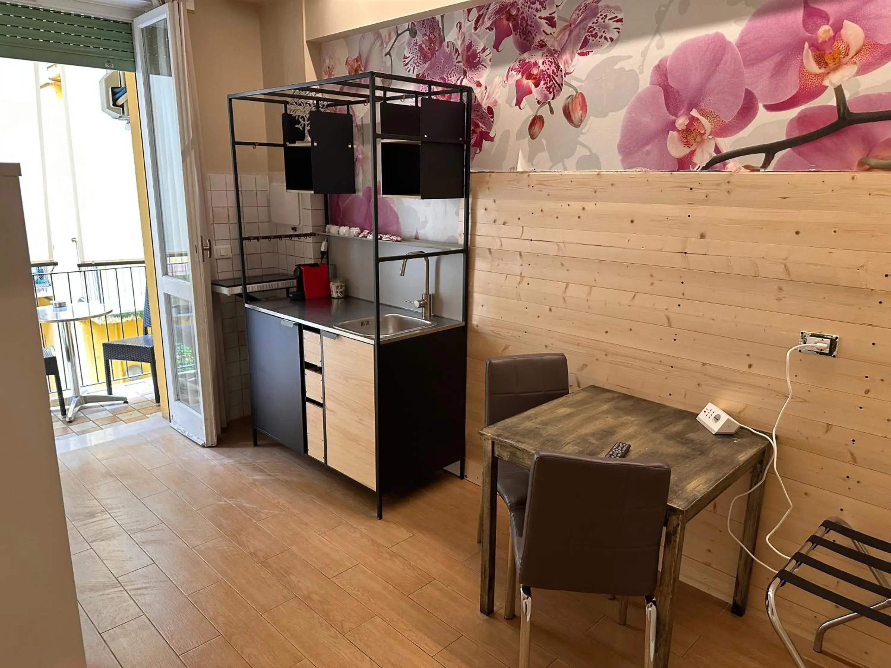 Single Room with Bathroom in Rigoletto Rental Rooms Single Room with Bathroom in Rigoletto Rental Rooms