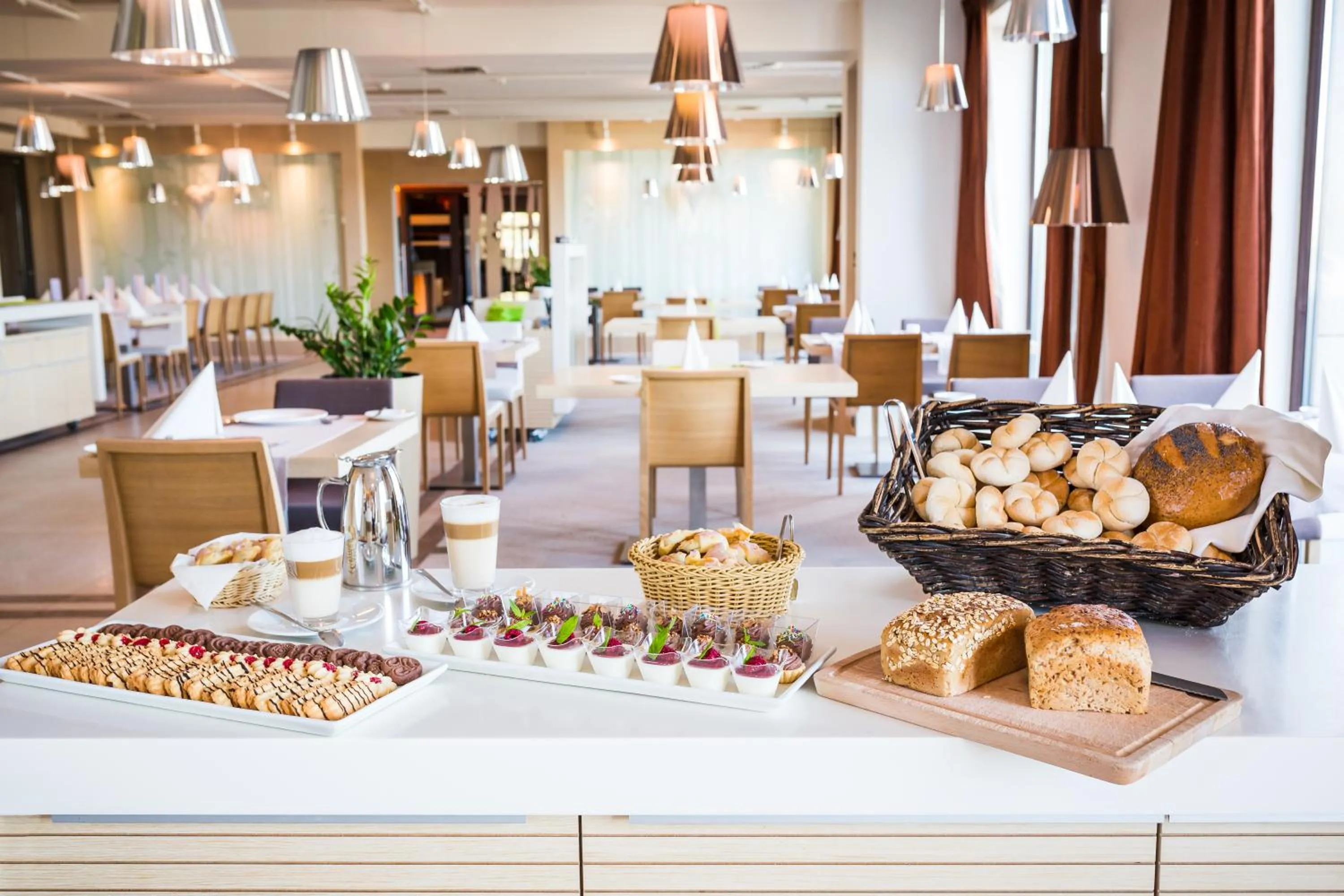 Restaurant/places to eat in River Style Hotel & SPA