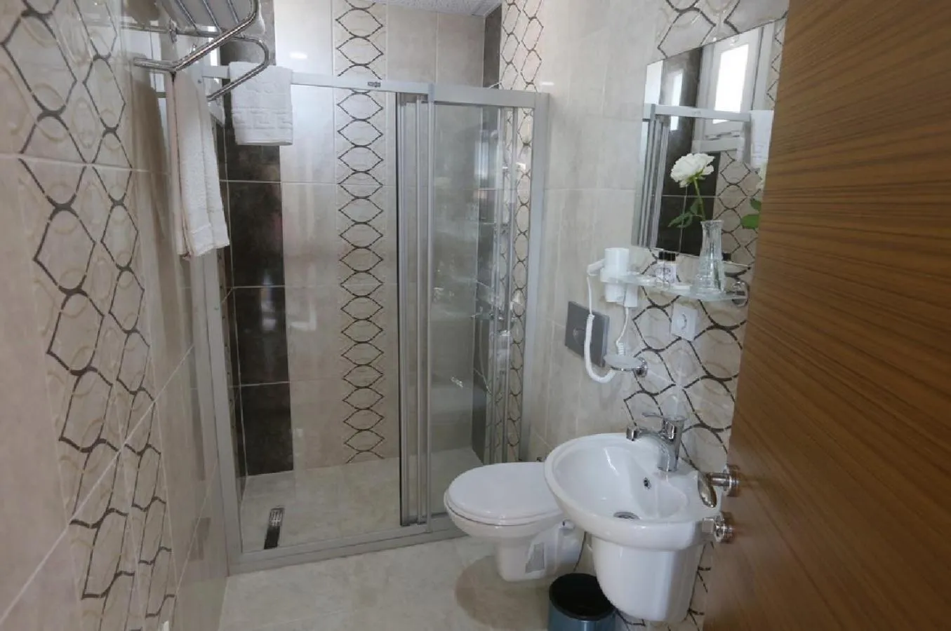 Bathroom in Maxwell Hotel