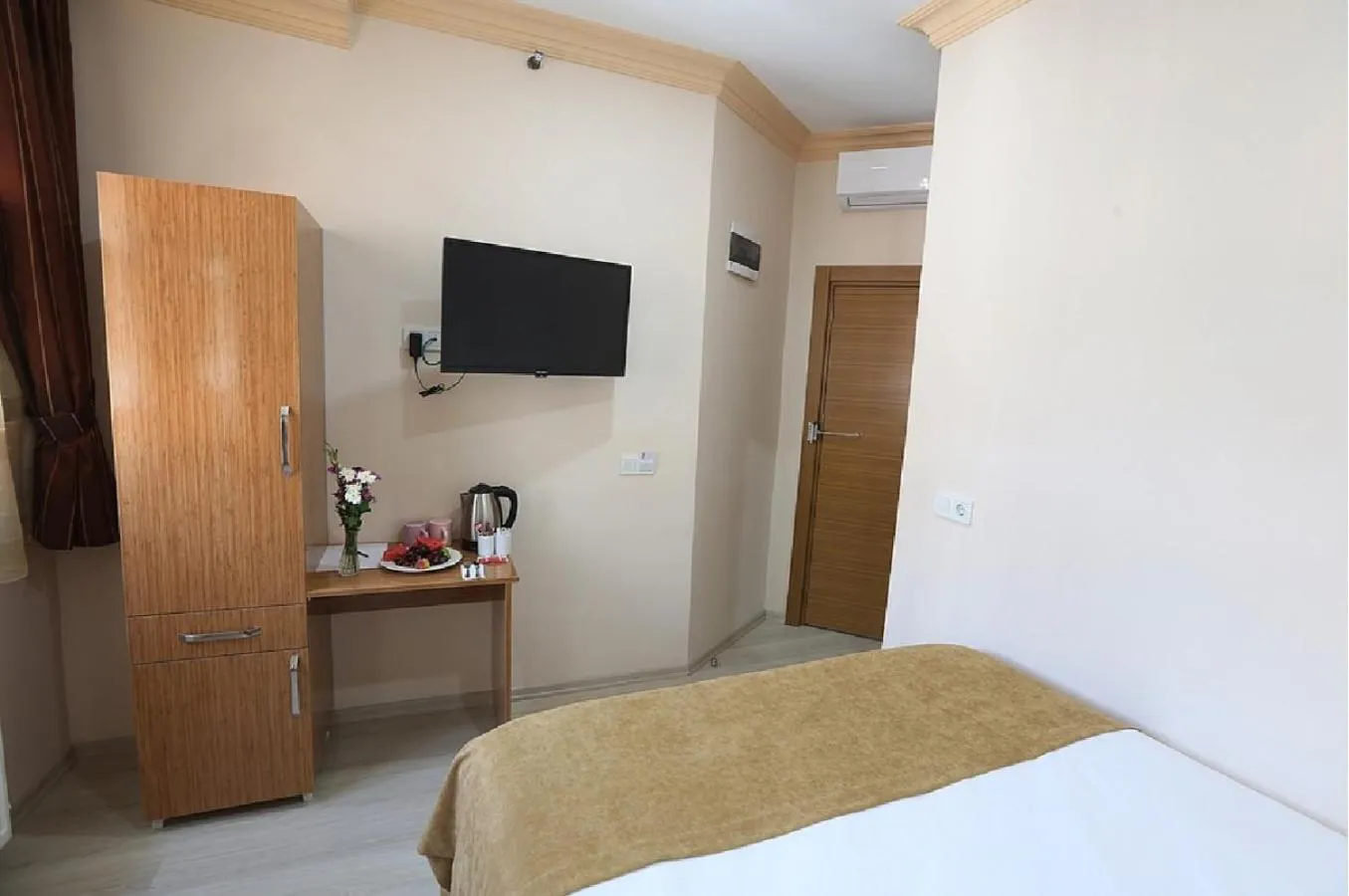 Bed in Maxwell Hotel