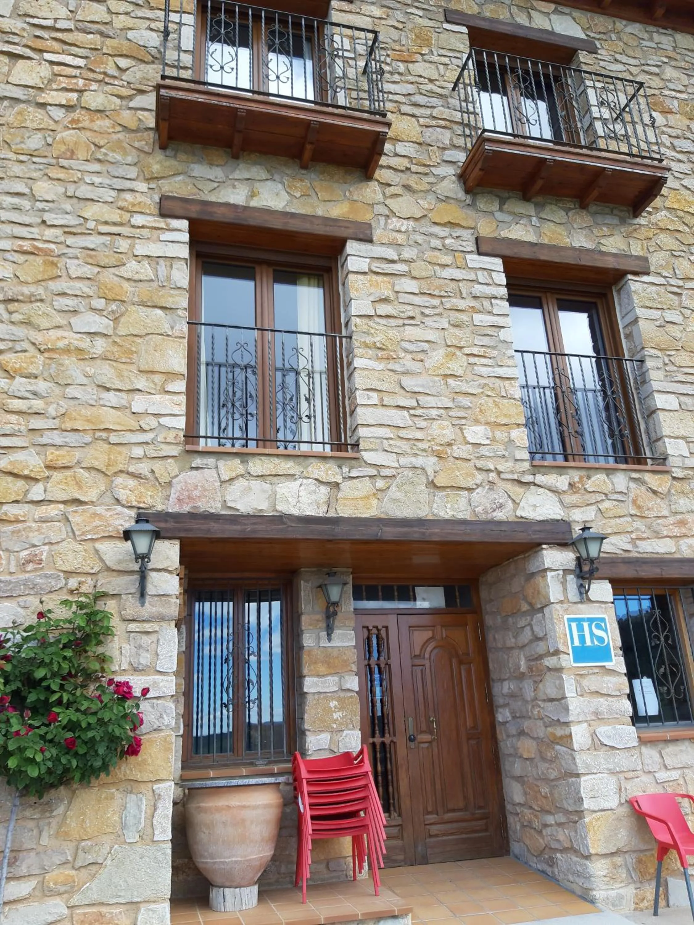 Facade/entrance in Hostal Gúdar