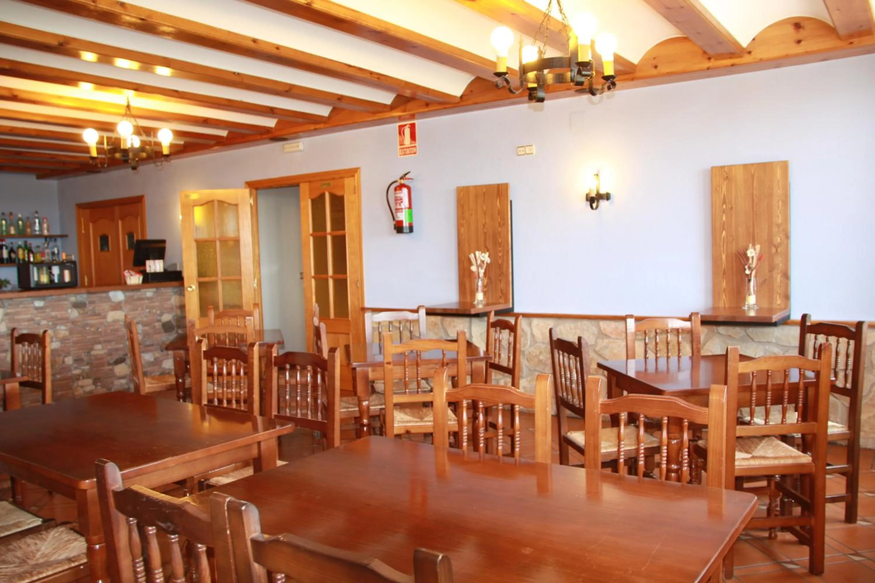 Restaurant/places to eat in Hostal Gúdar
