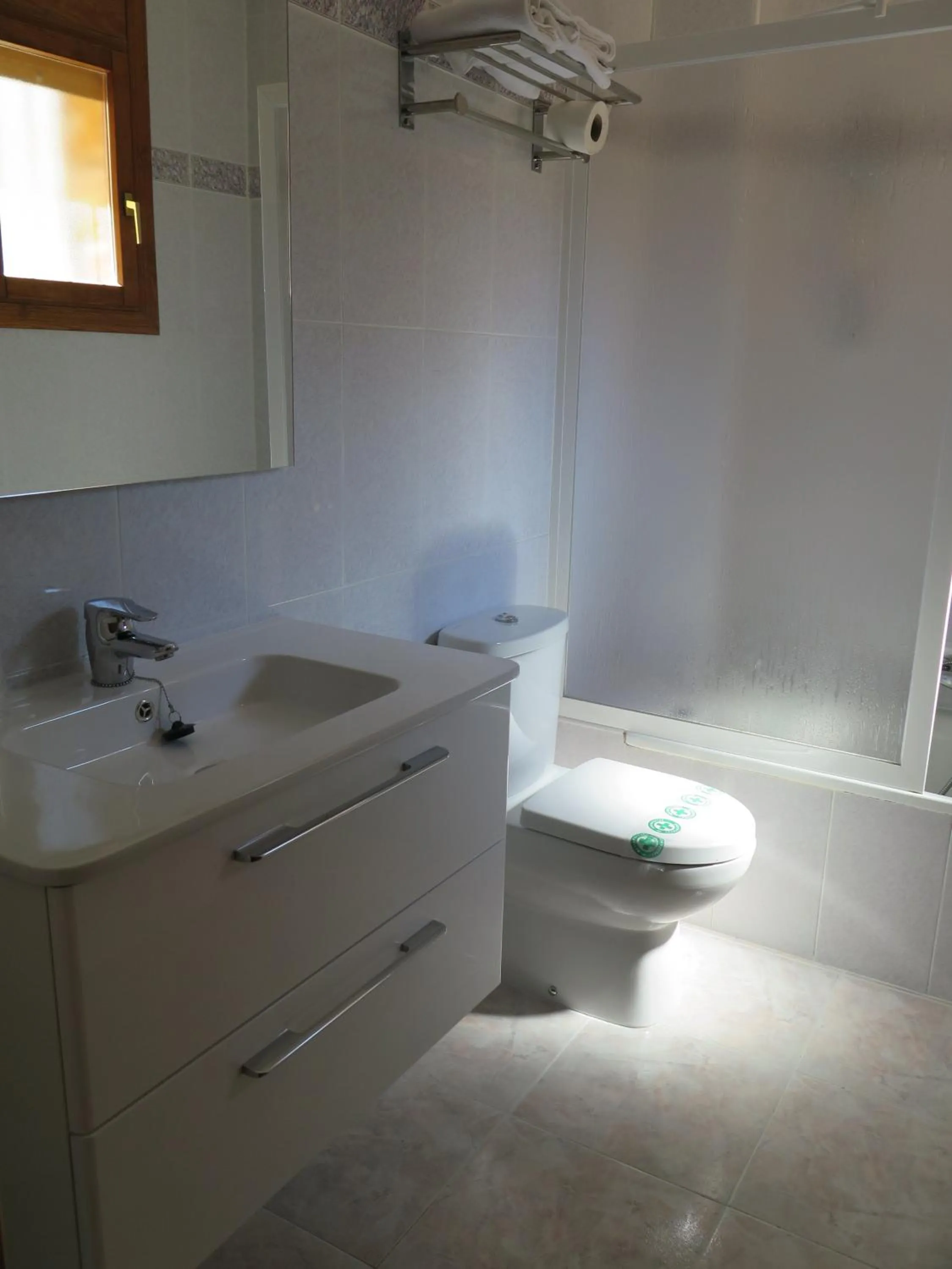 Bathroom in Hostal Gúdar
