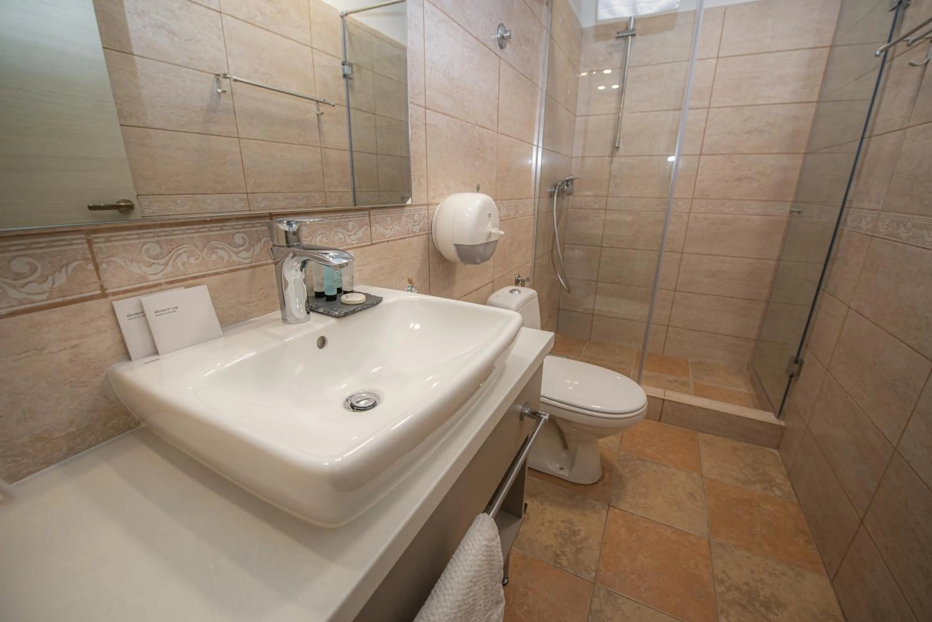 Shower in Antika Guesthouse