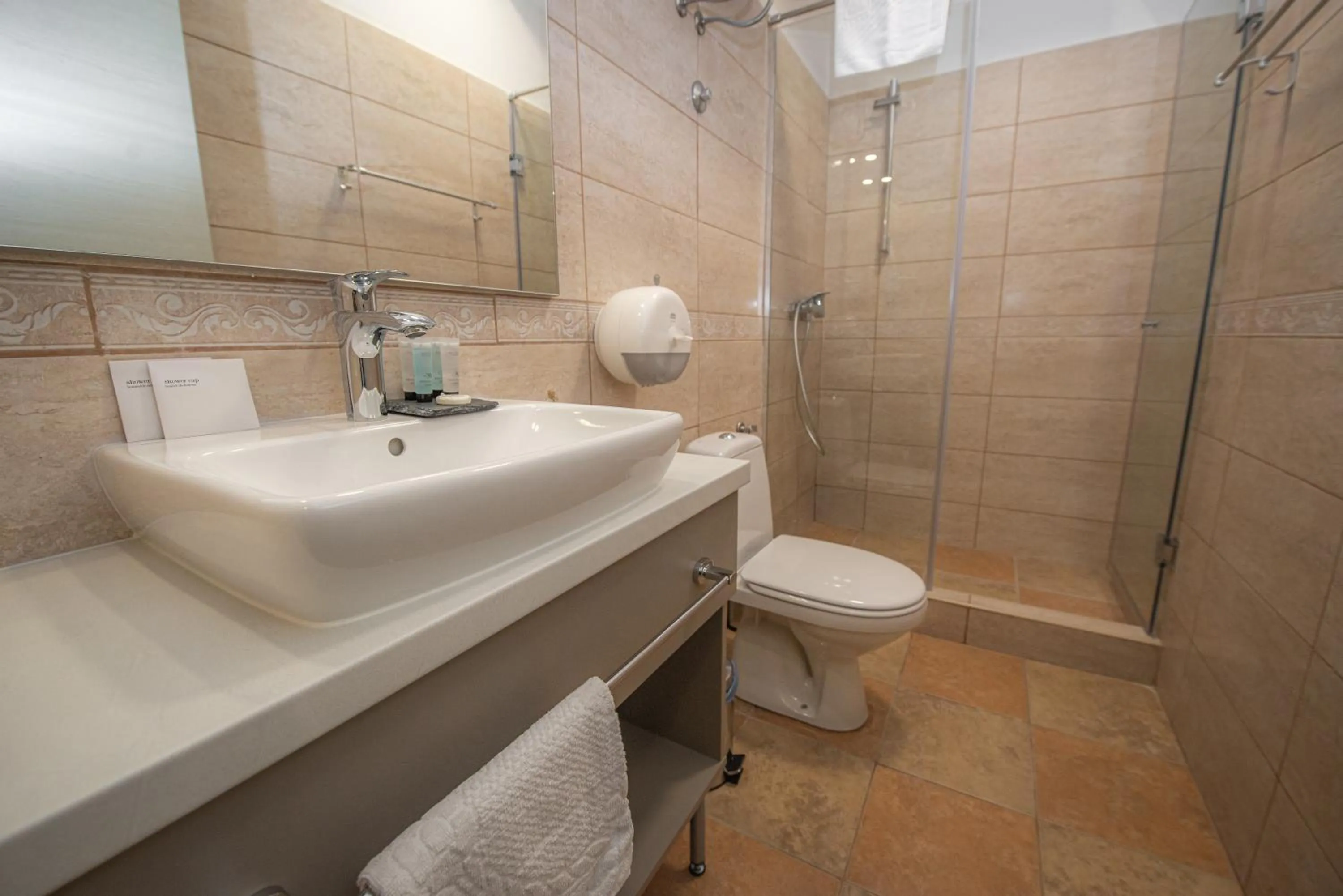 Shower in Antika Guesthouse