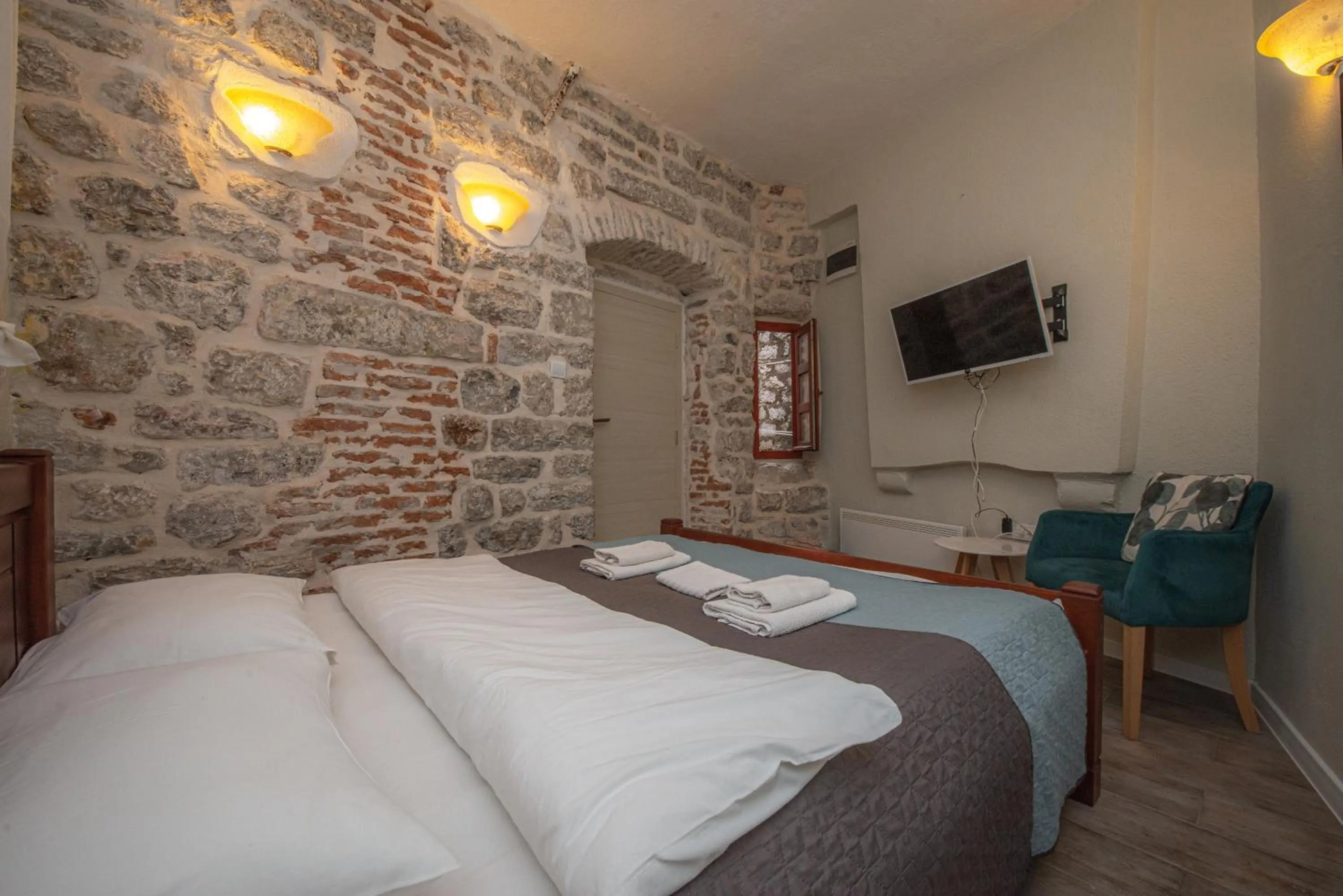 Bed in Antika Guesthouse