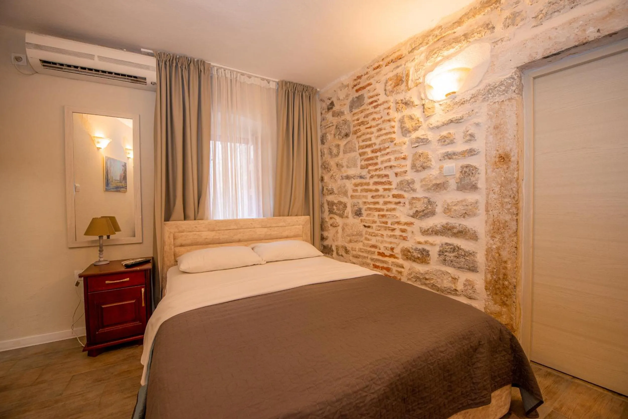 Bed in Antika Guesthouse