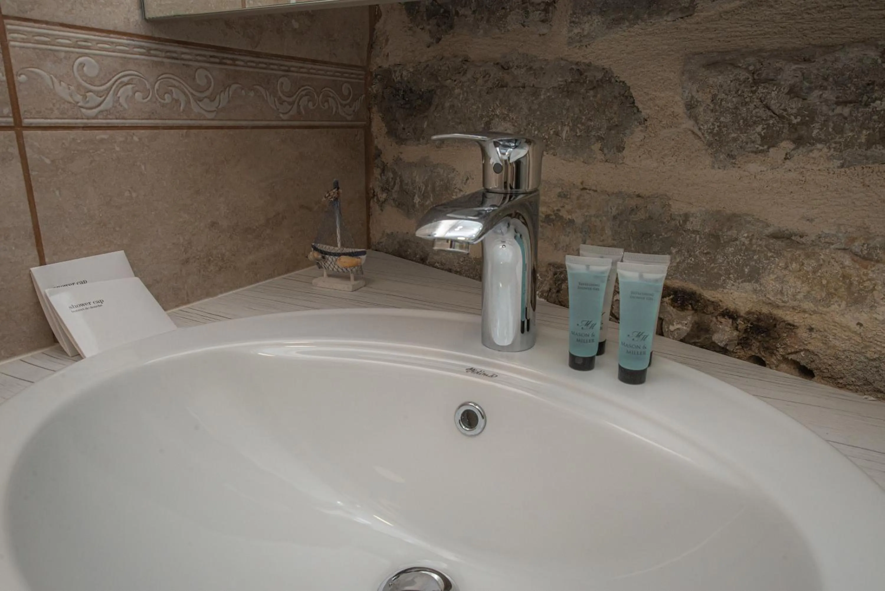 Bathroom in Antika Guesthouse