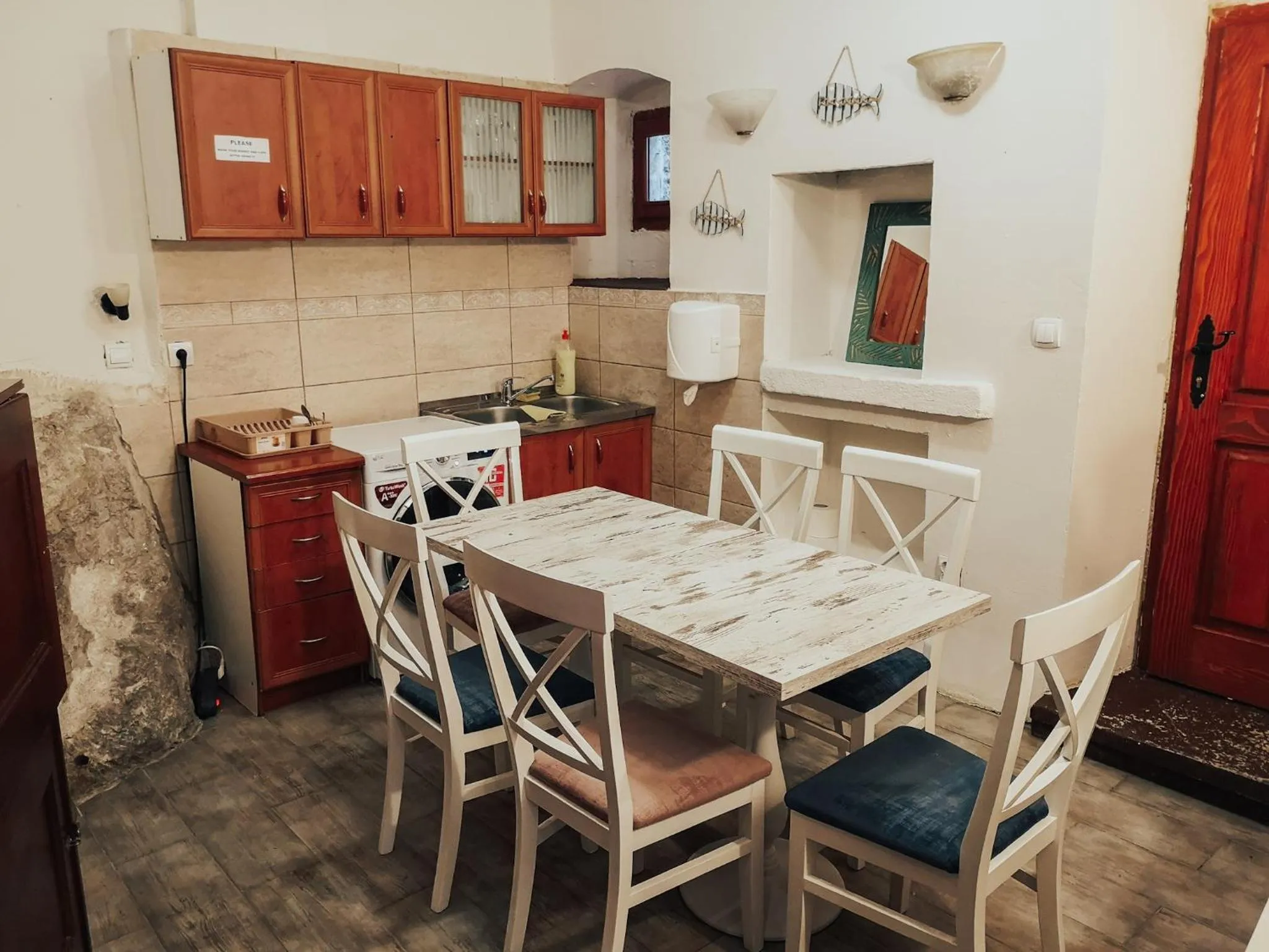 Kitchen or kitchenette in Antika Guesthouse