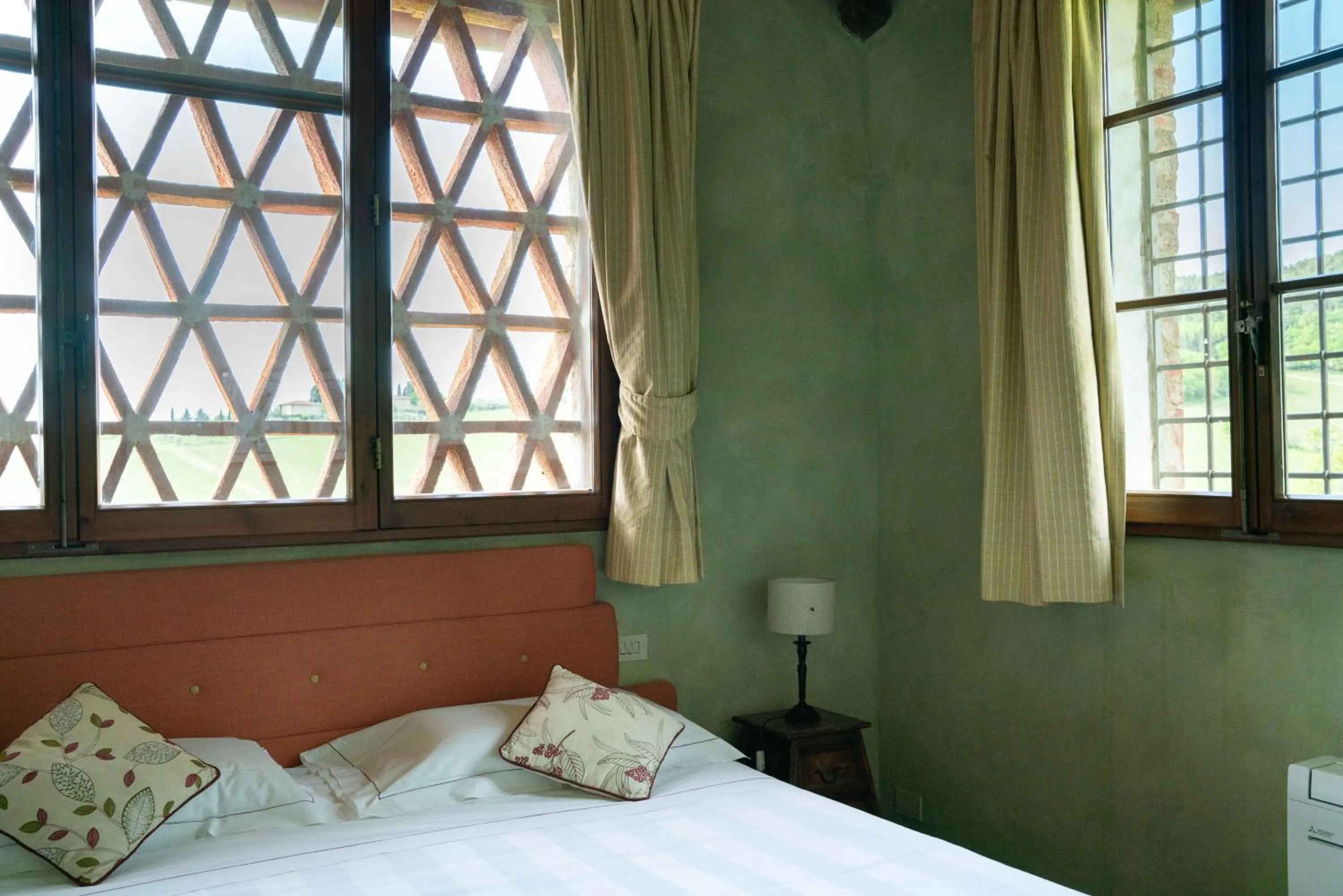 Decorative detail, Bed in Fonte De' Medici