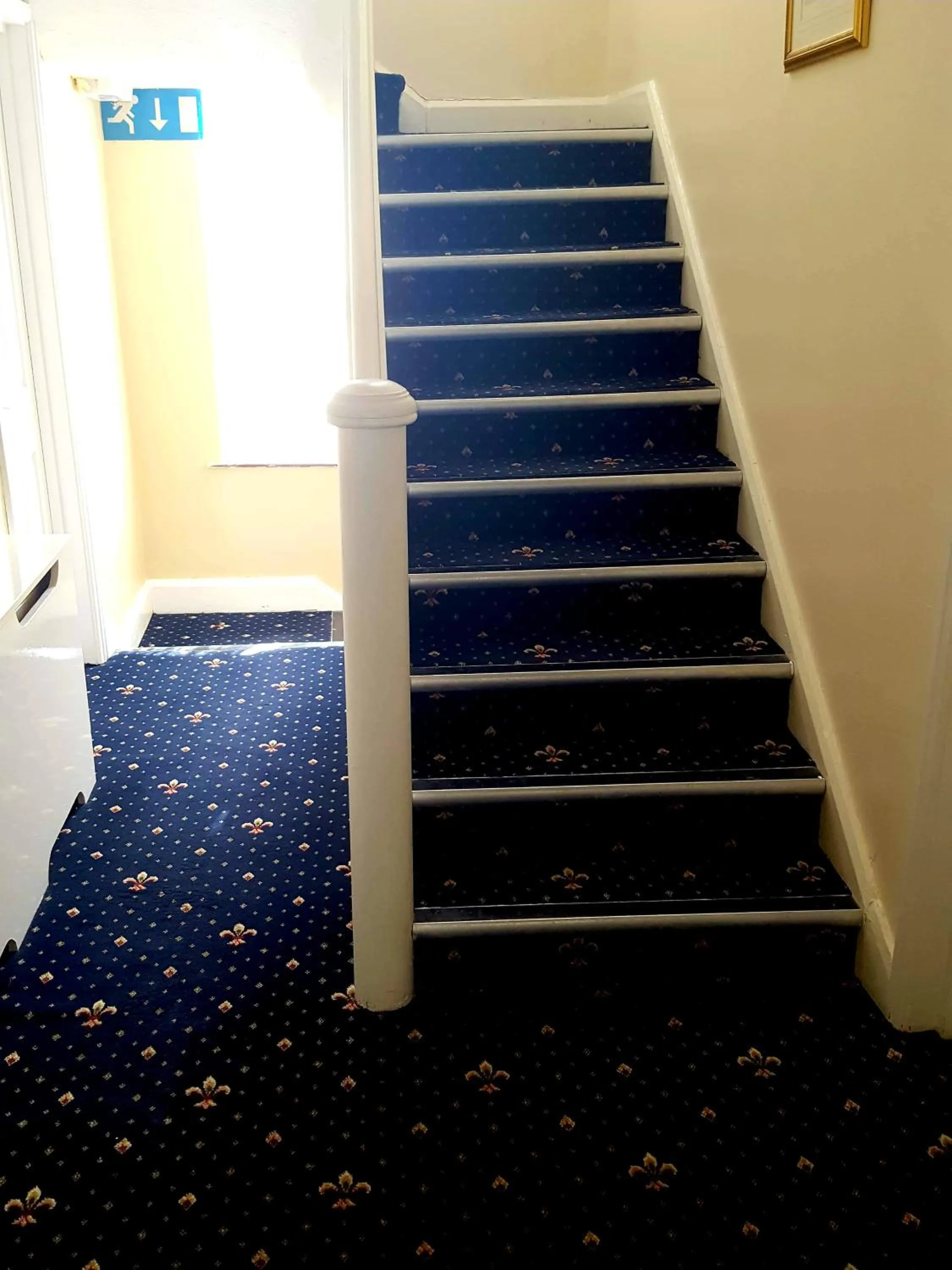 Lobby or reception in New Oscar