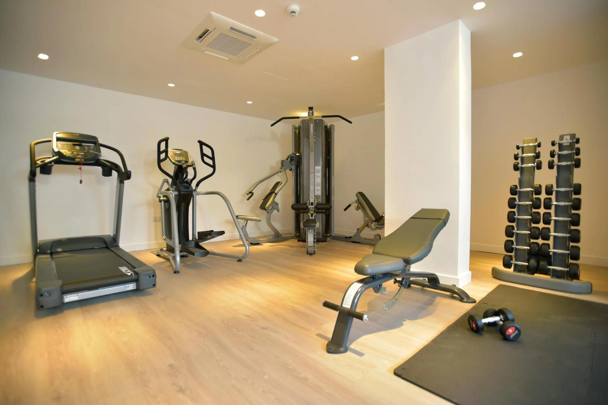 Fitness centre/facilities in Sunrise Gardens Aparthotel