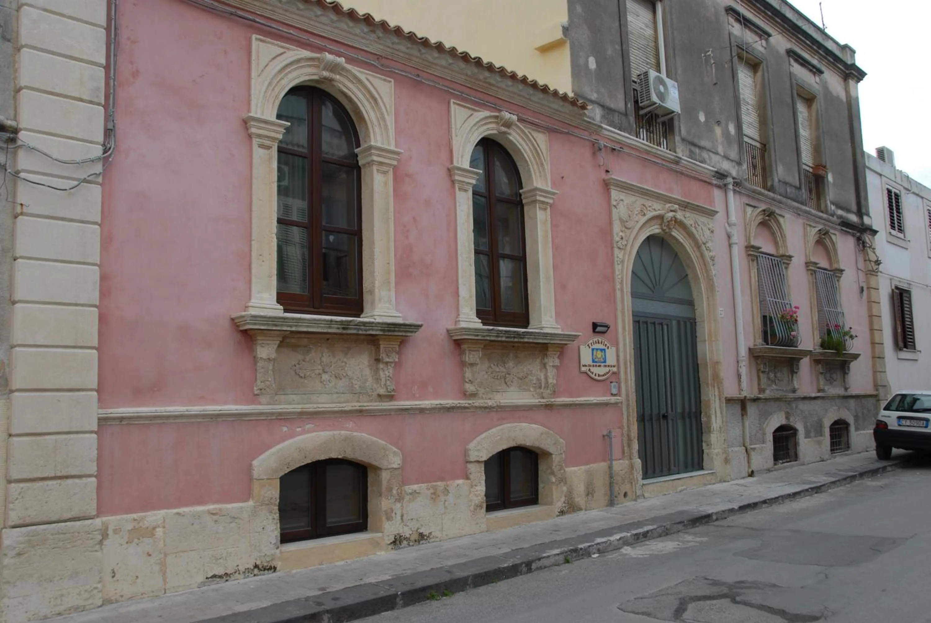Facade/entrance in B&B Triskèles