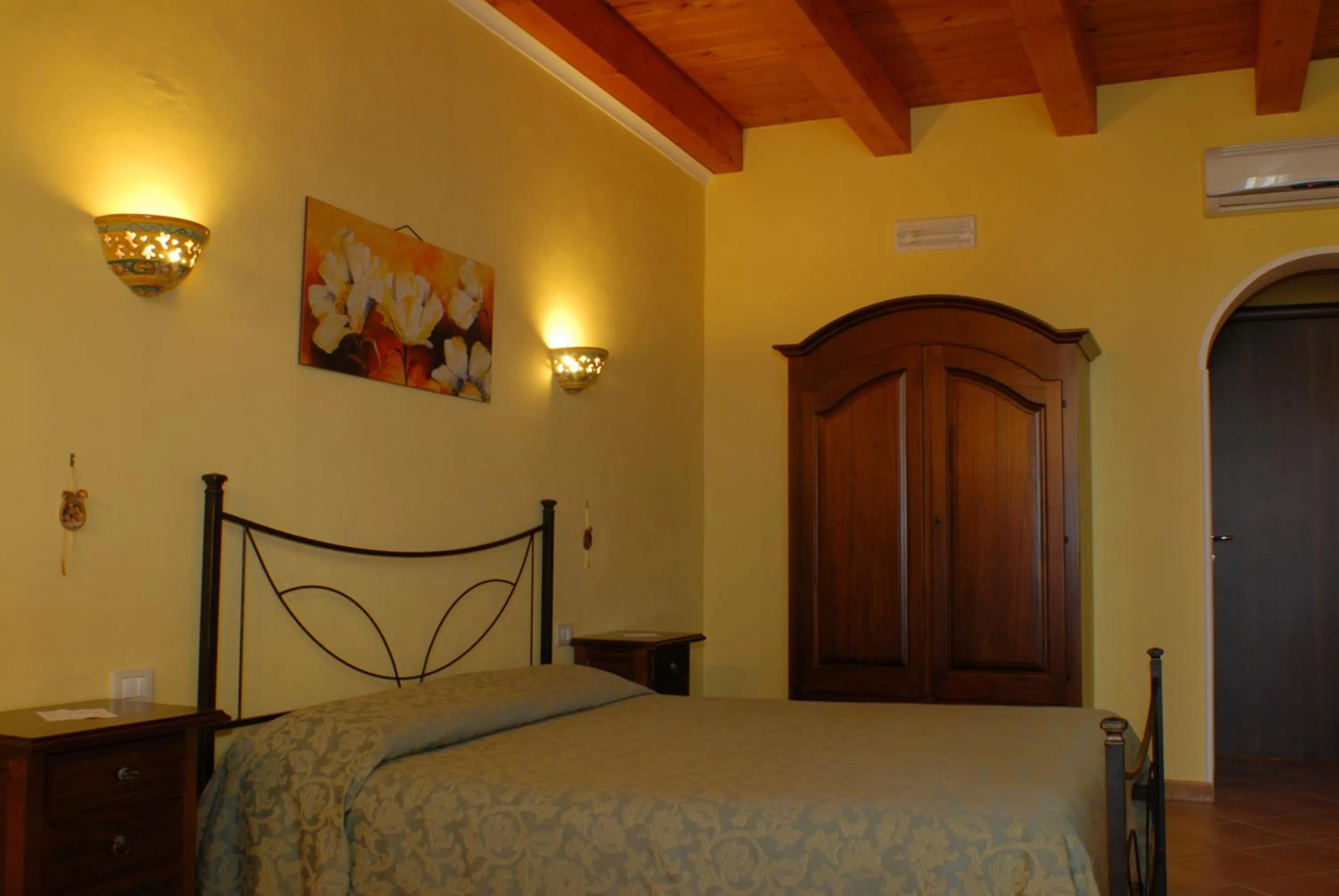 Photo of the whole room in B&B Triskèles