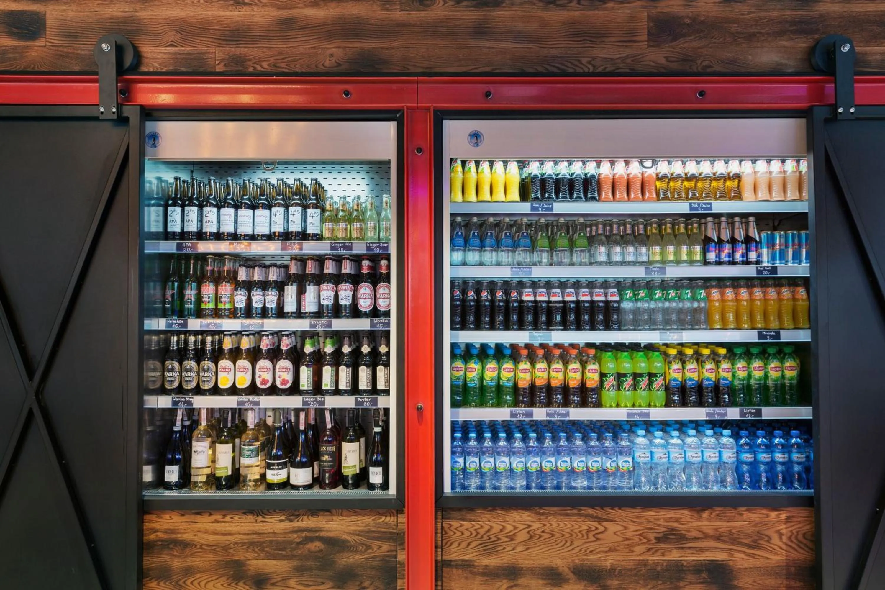 Restaurant/places to eat in Moxy Katowice Airport