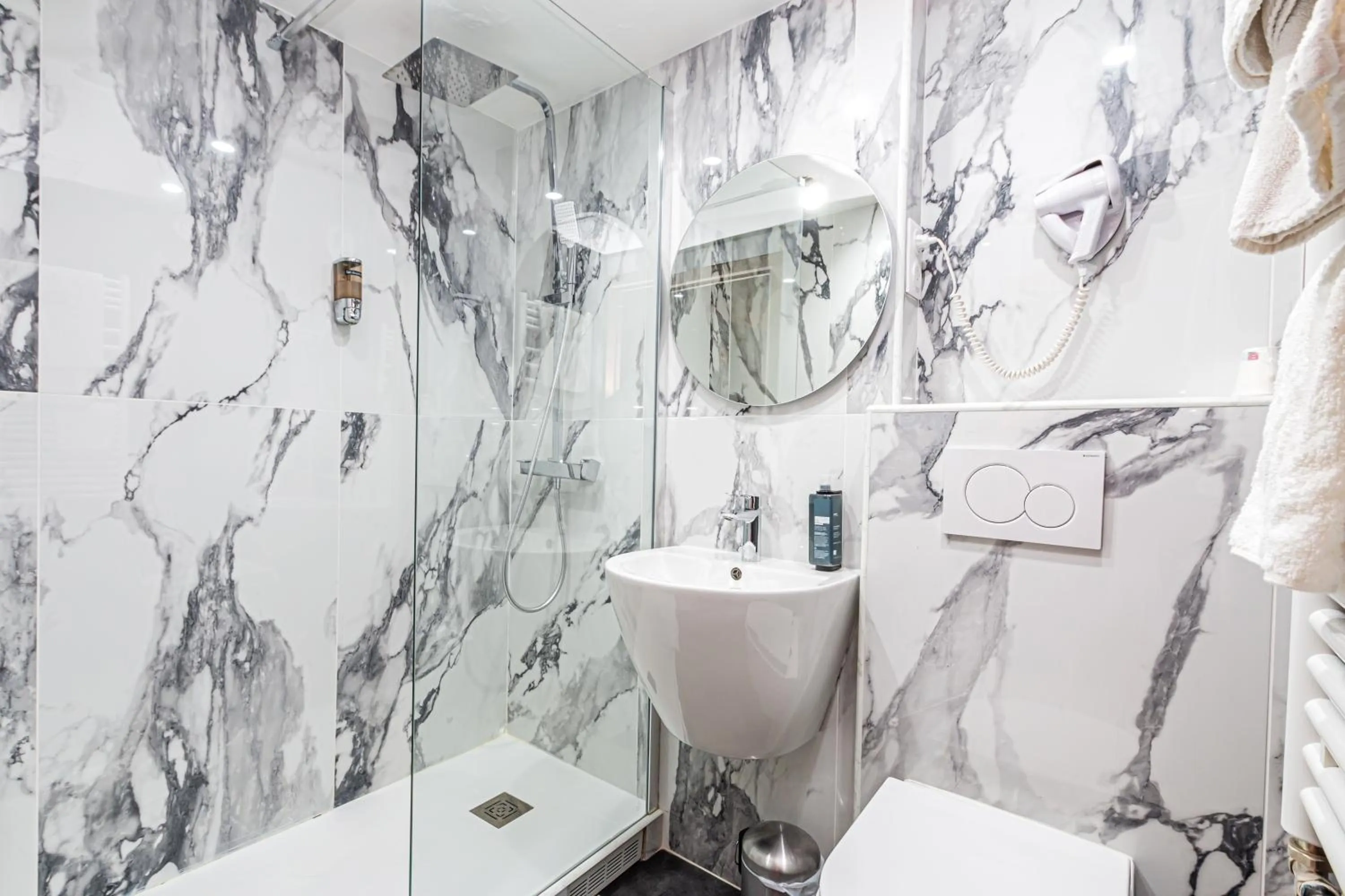 Bathroom in Denfert-Montparnasse