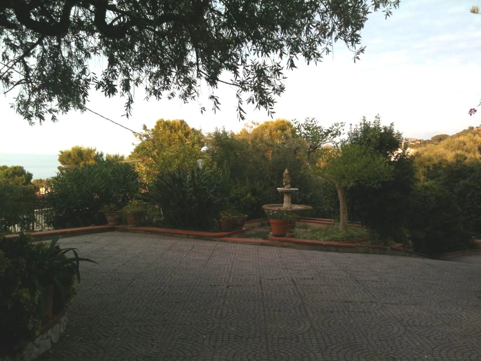 Garden in Stanza in Villa con giardino vista mare