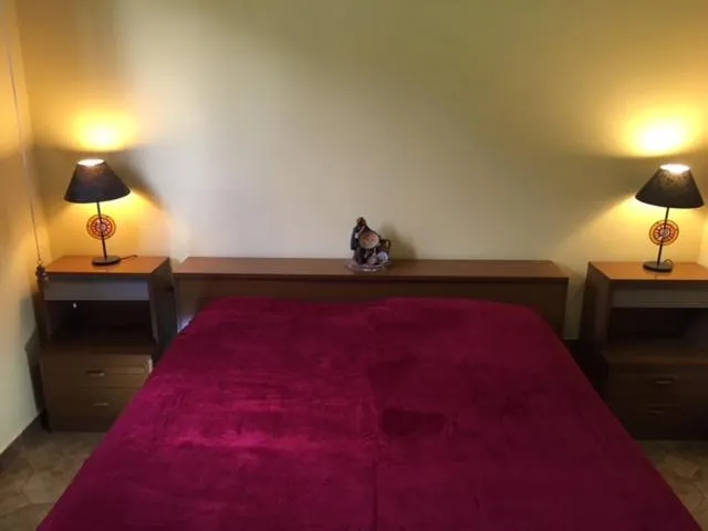 Bedroom, Bed in Stanza in Villa con giardino vista mare