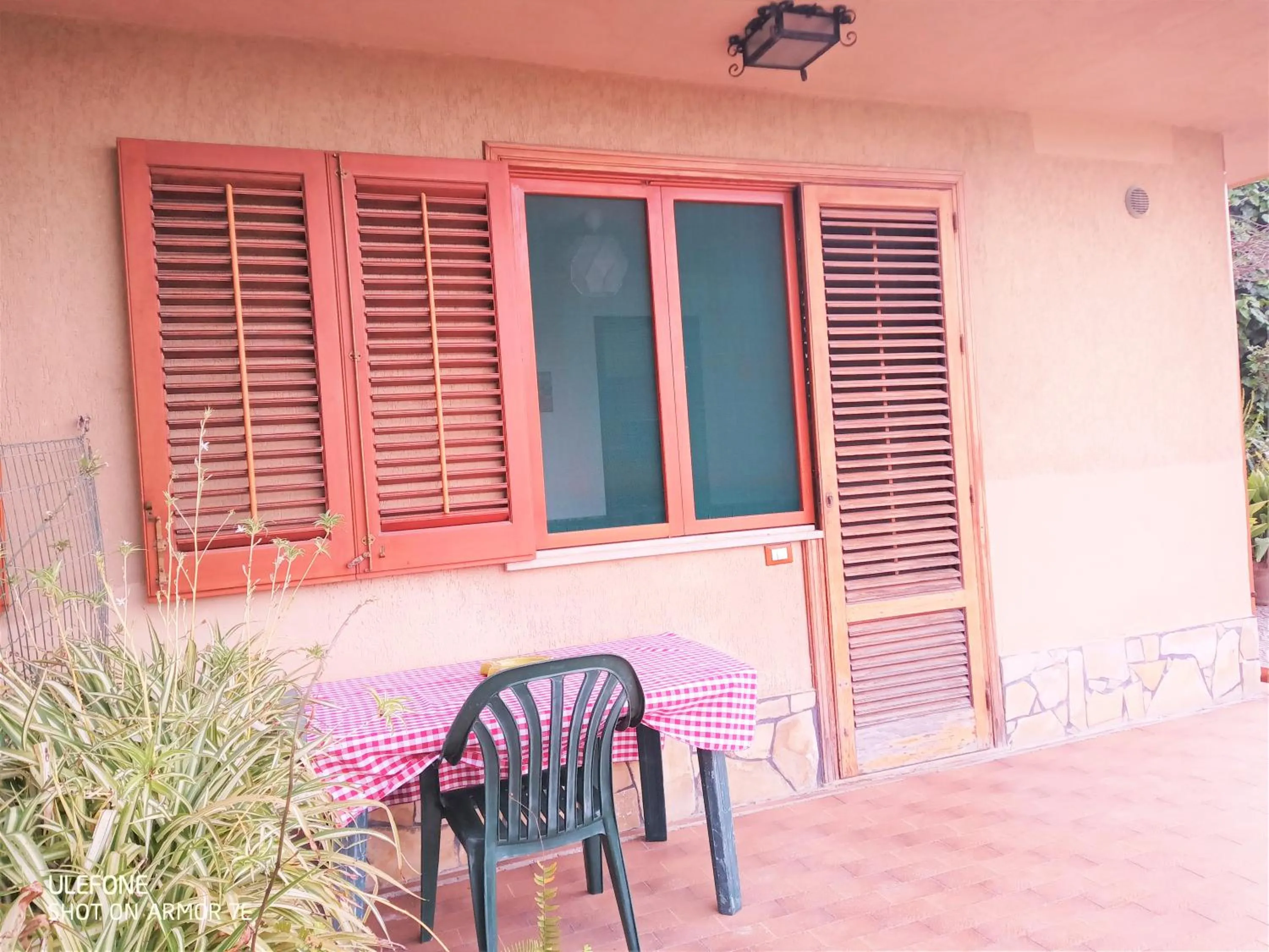 Property building in Stanza in Villa con giardino vista mare