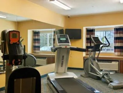 Fitness centre/facilities in Microtel Inn & Suites
