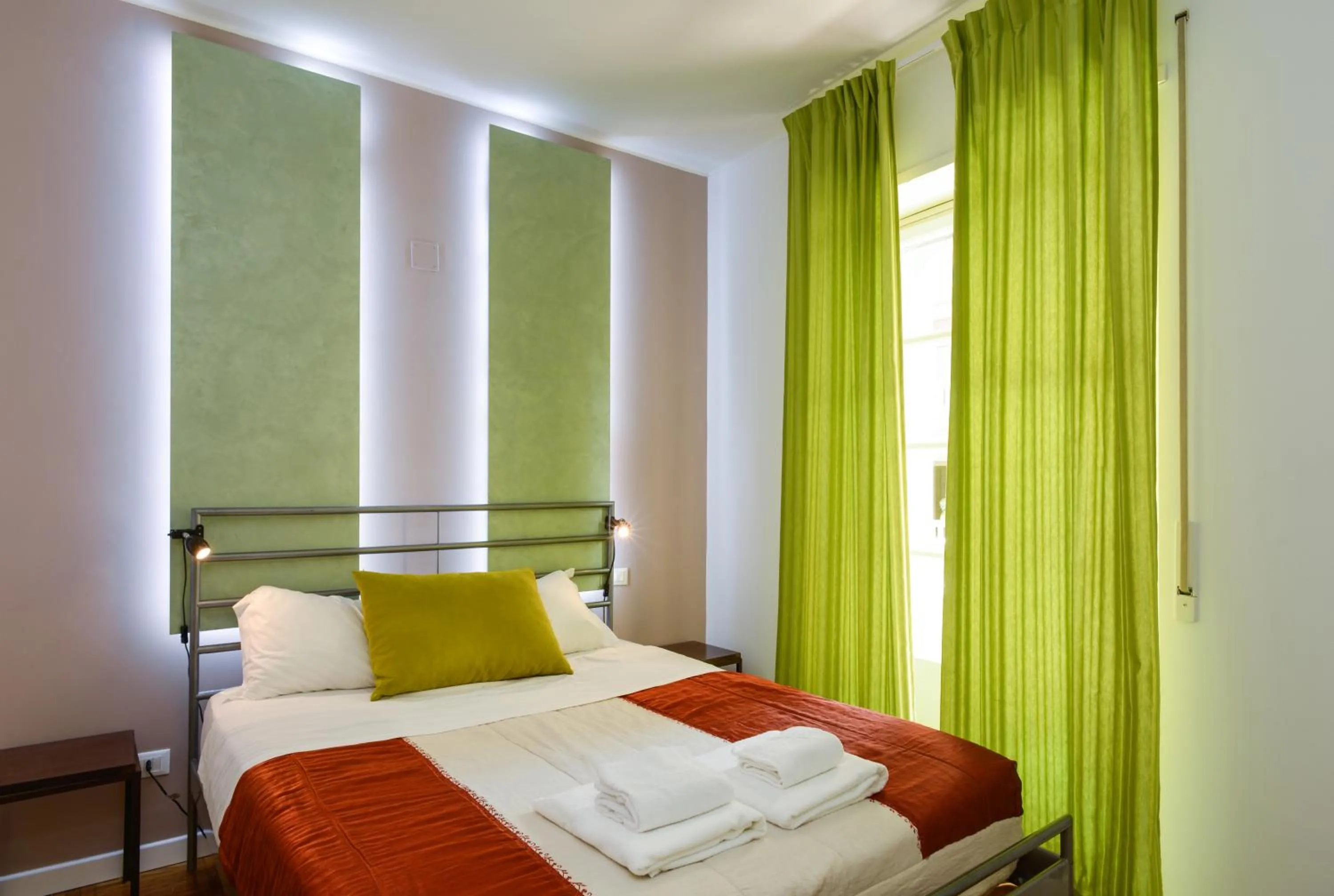 Photo of the whole room, Bed in Archimede Flat