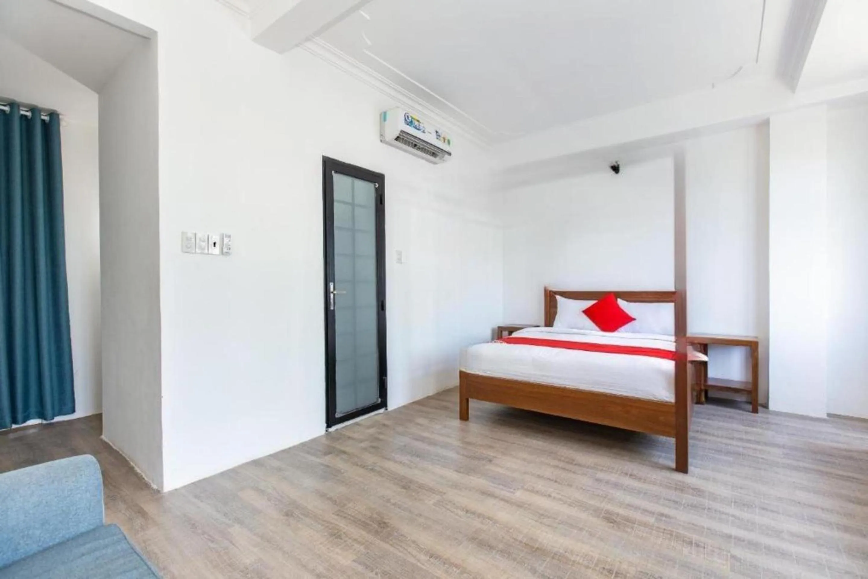 Bedroom, Bed in GIS Hotel Nha Trang & Motorbike Rental