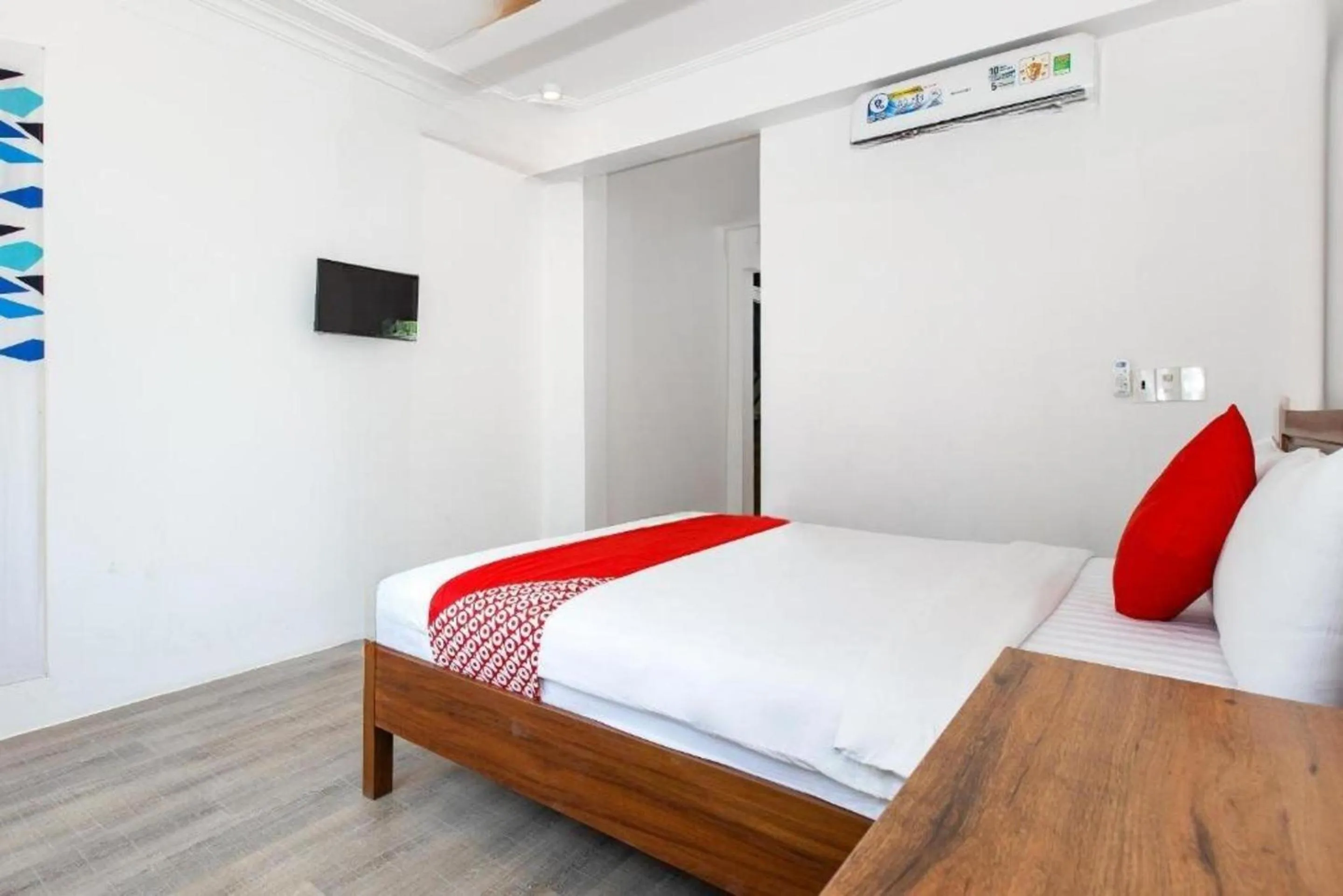 Bedroom, Bed in GIS Hotel Nha Trang & Motorbike Rental