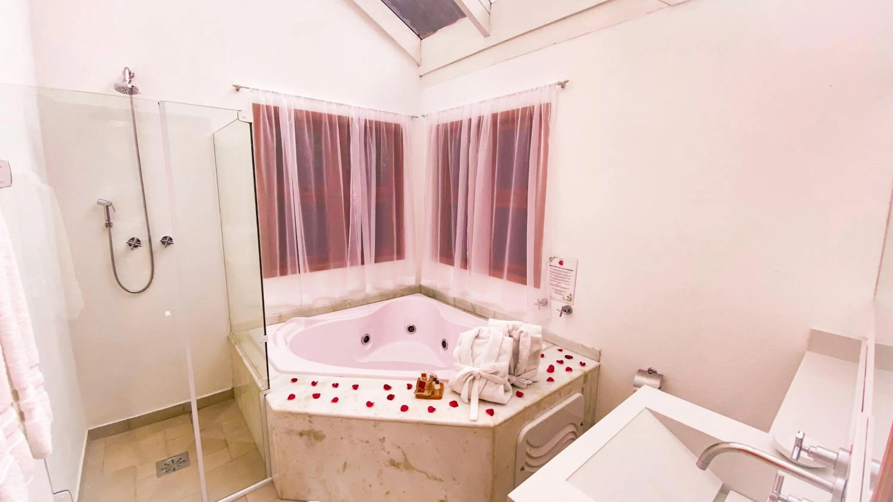 Hot Tub in Pousada O Cantinho da Raposa