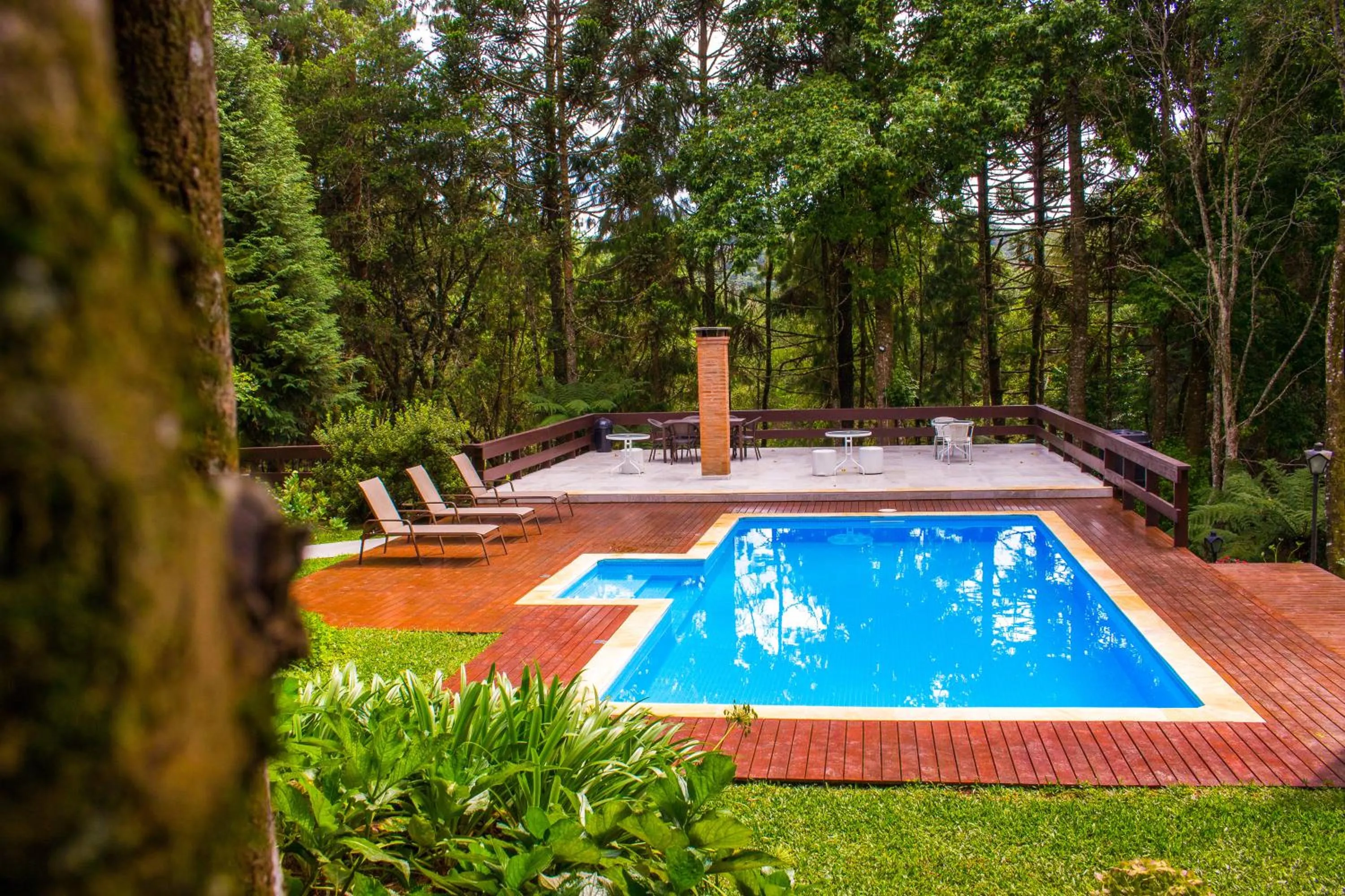 Swimming pool in Pousada O Cantinho da Raposa