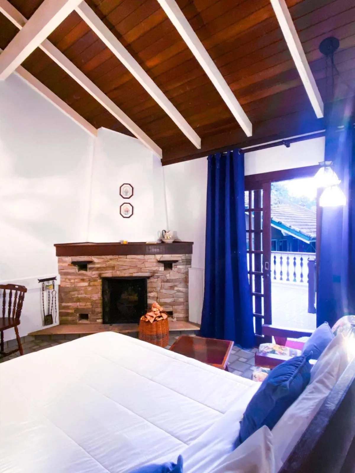 Balcony/Terrace, Bed in Pousada O Cantinho da Raposa