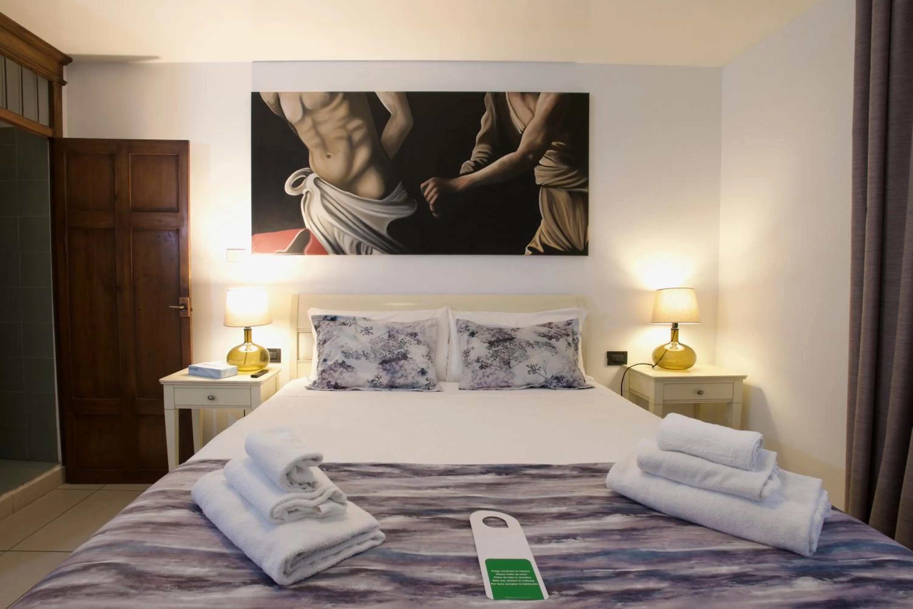 Bed in St. Peter' Six Rooms & Suites