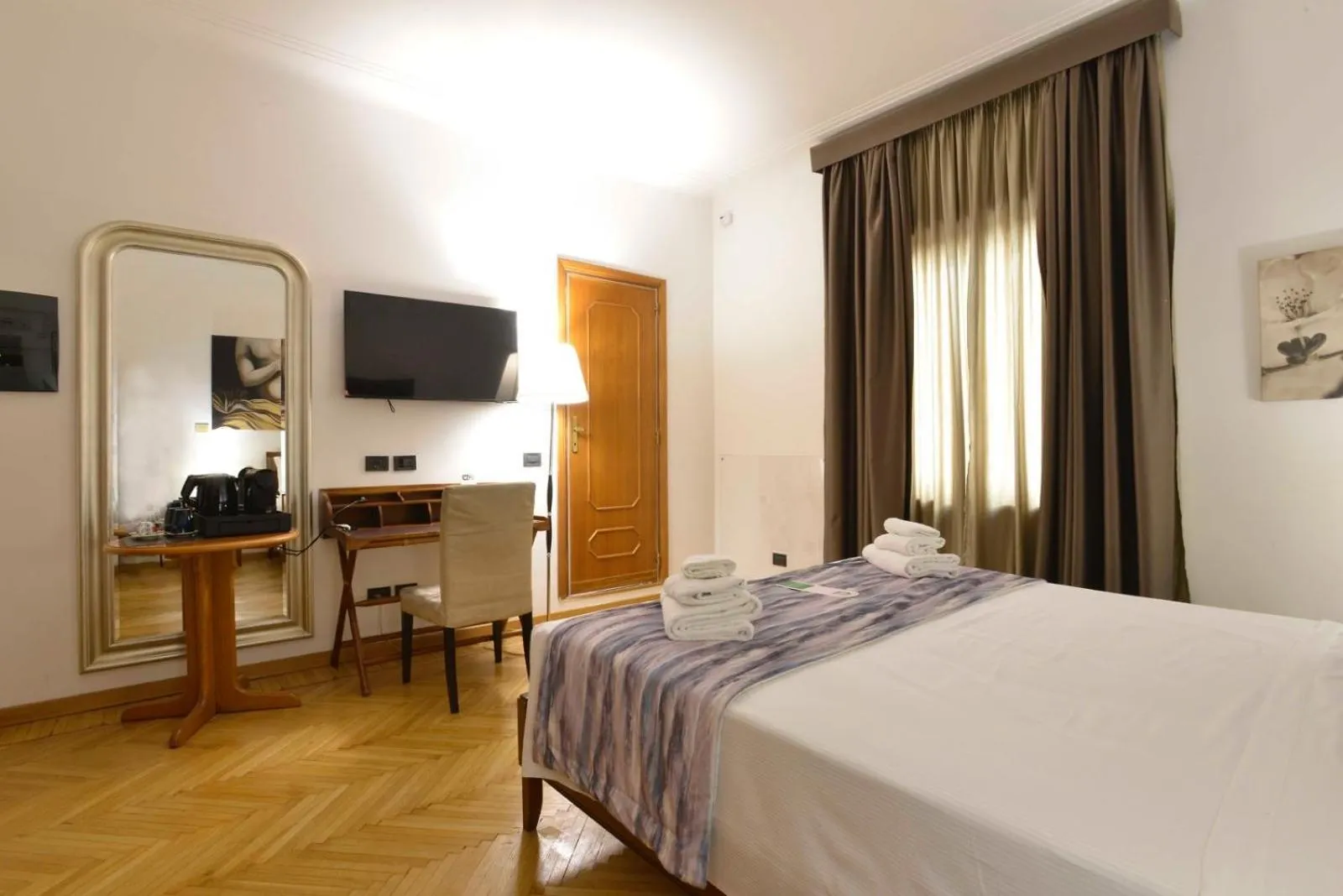 Bed in St. Peter' Six Rooms & Suites