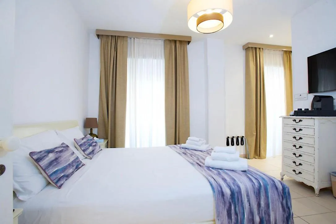 Bed in St. Peter' Six Rooms & Suites