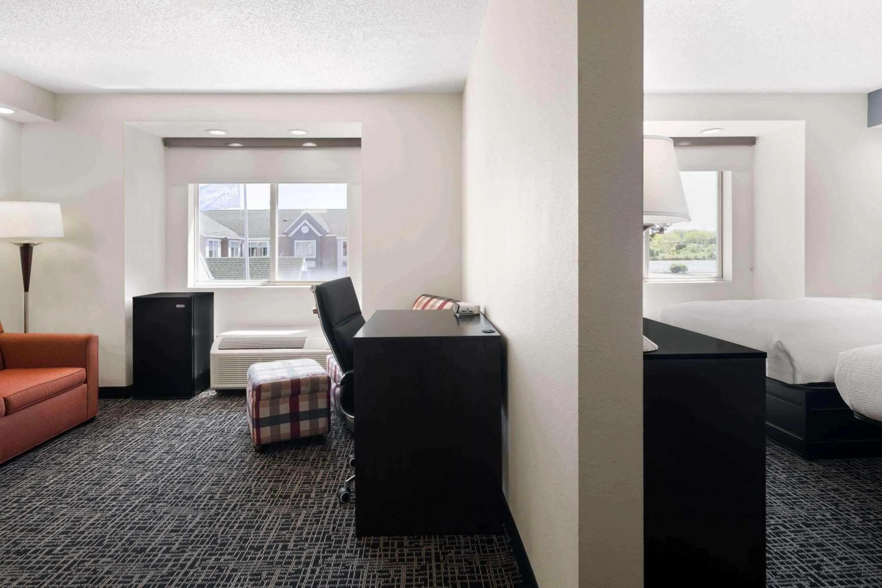 Photo of the whole room, Bed in Baymont by Wyndham Boardman