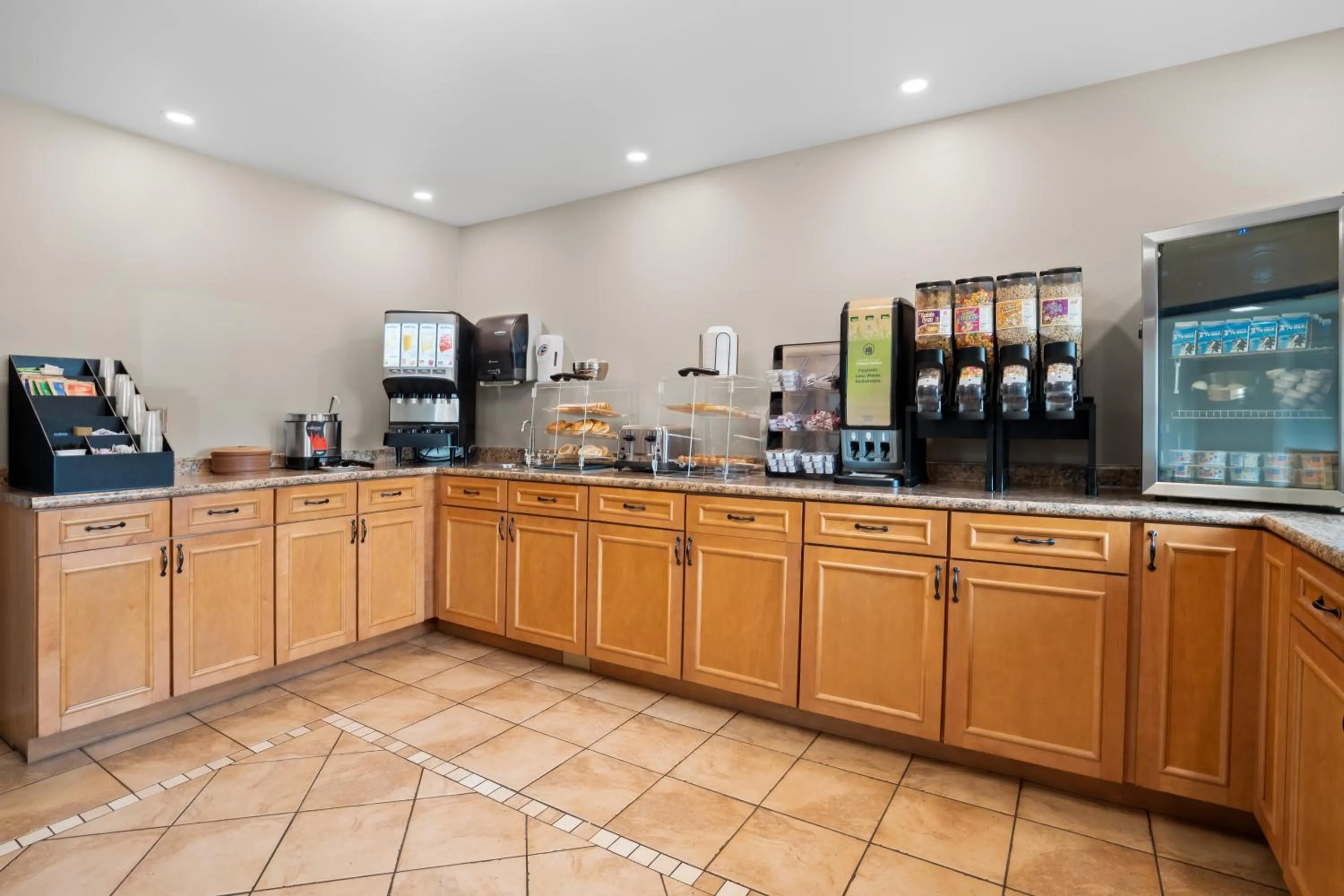 Breakfast in Fargo Inn and Suites