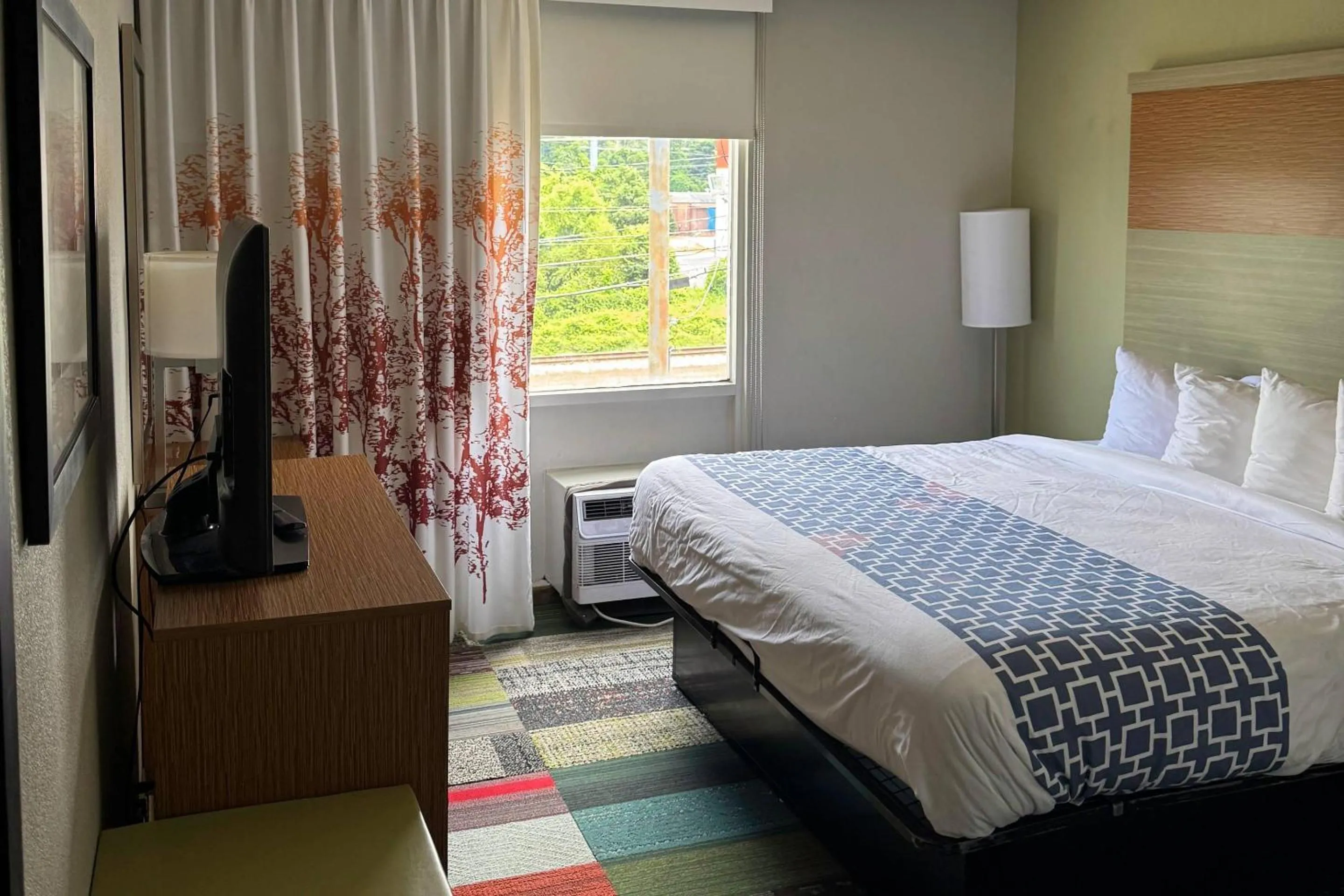 Bedroom, Bed in Gallus Stadium Park Inn, an Ascend Collection Hotel