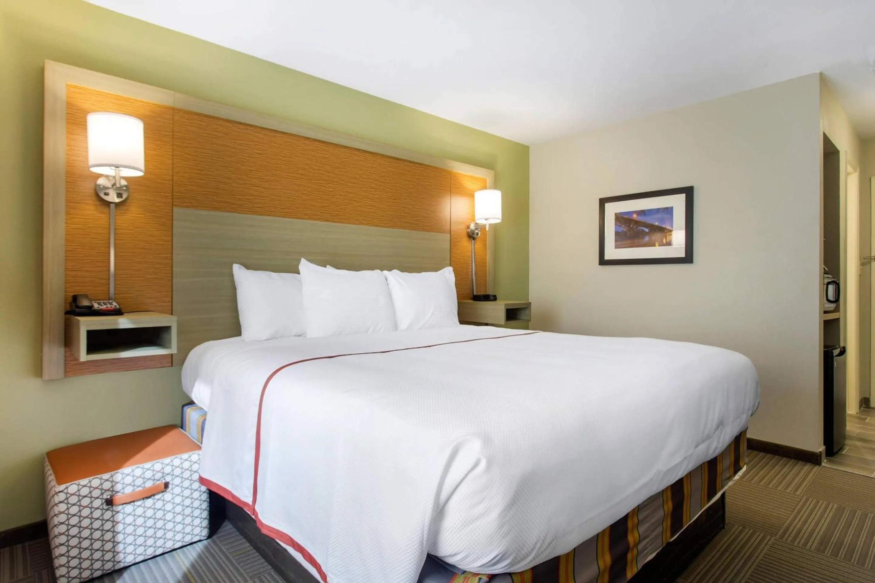 Bedroom, Bed in Gallus Stadium Park Inn, an Ascend Collection Hotel