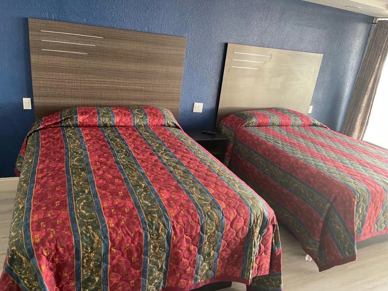 Photo of the whole room, Bed in Scottish Inn Savannah