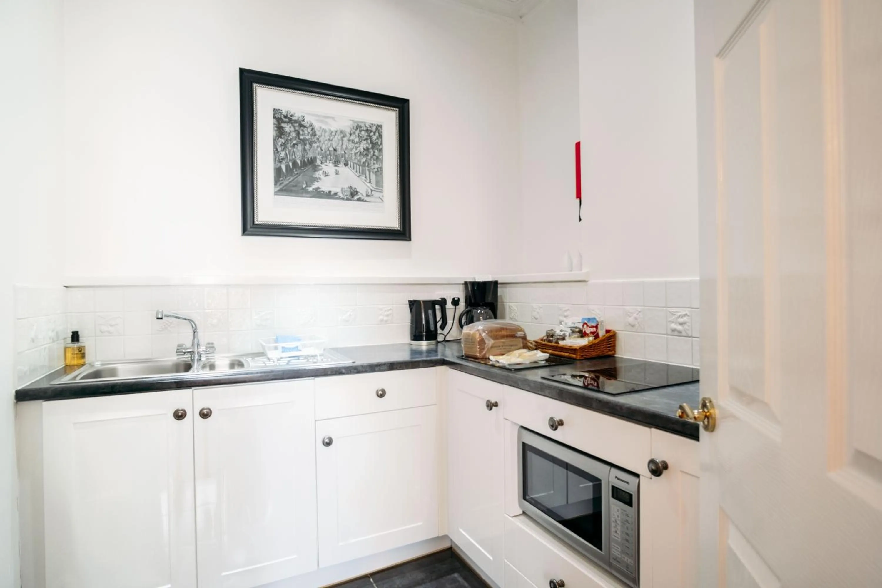Kitchen or kitchenette in The Town House