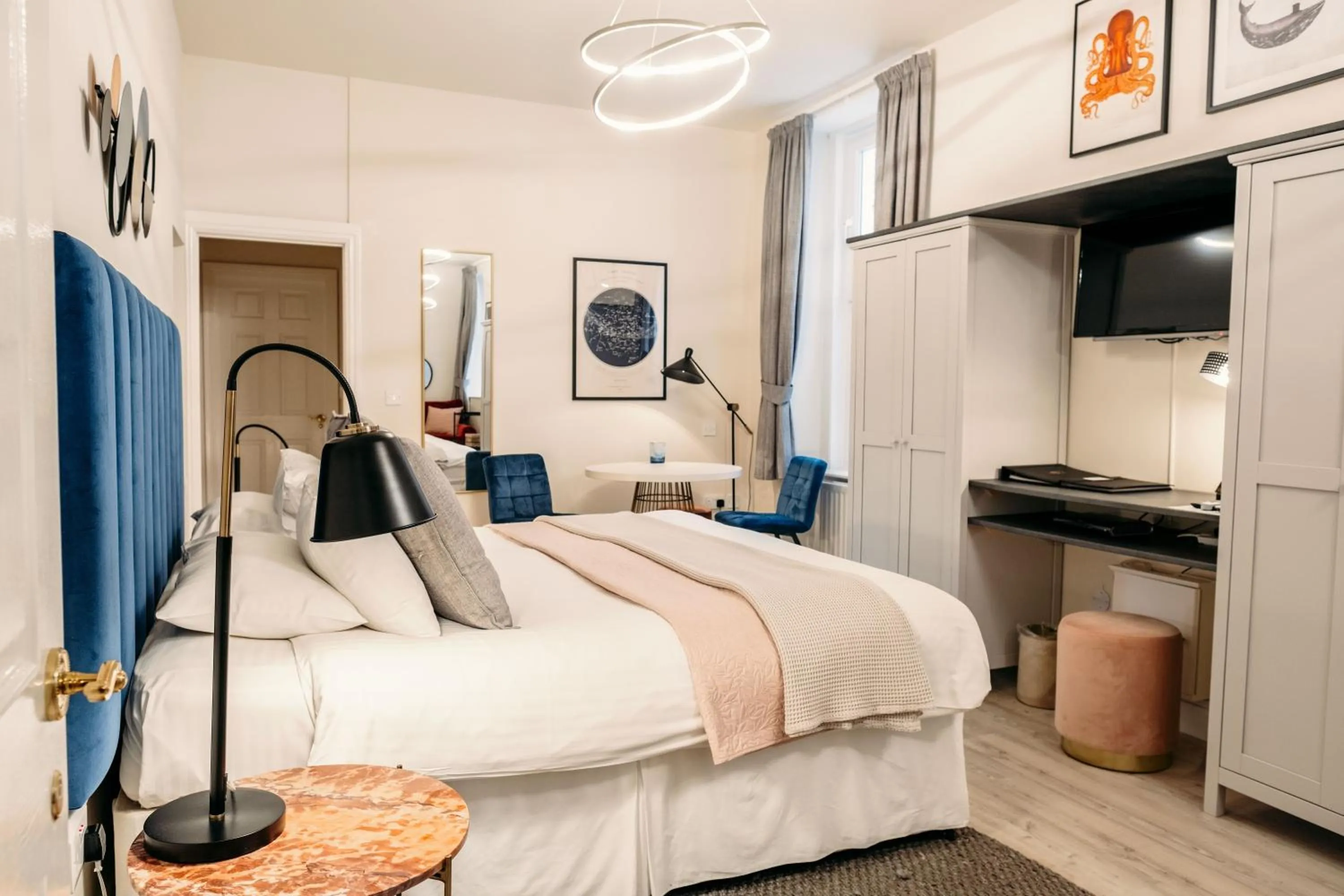 Photo of the whole room, Bed in The Town House