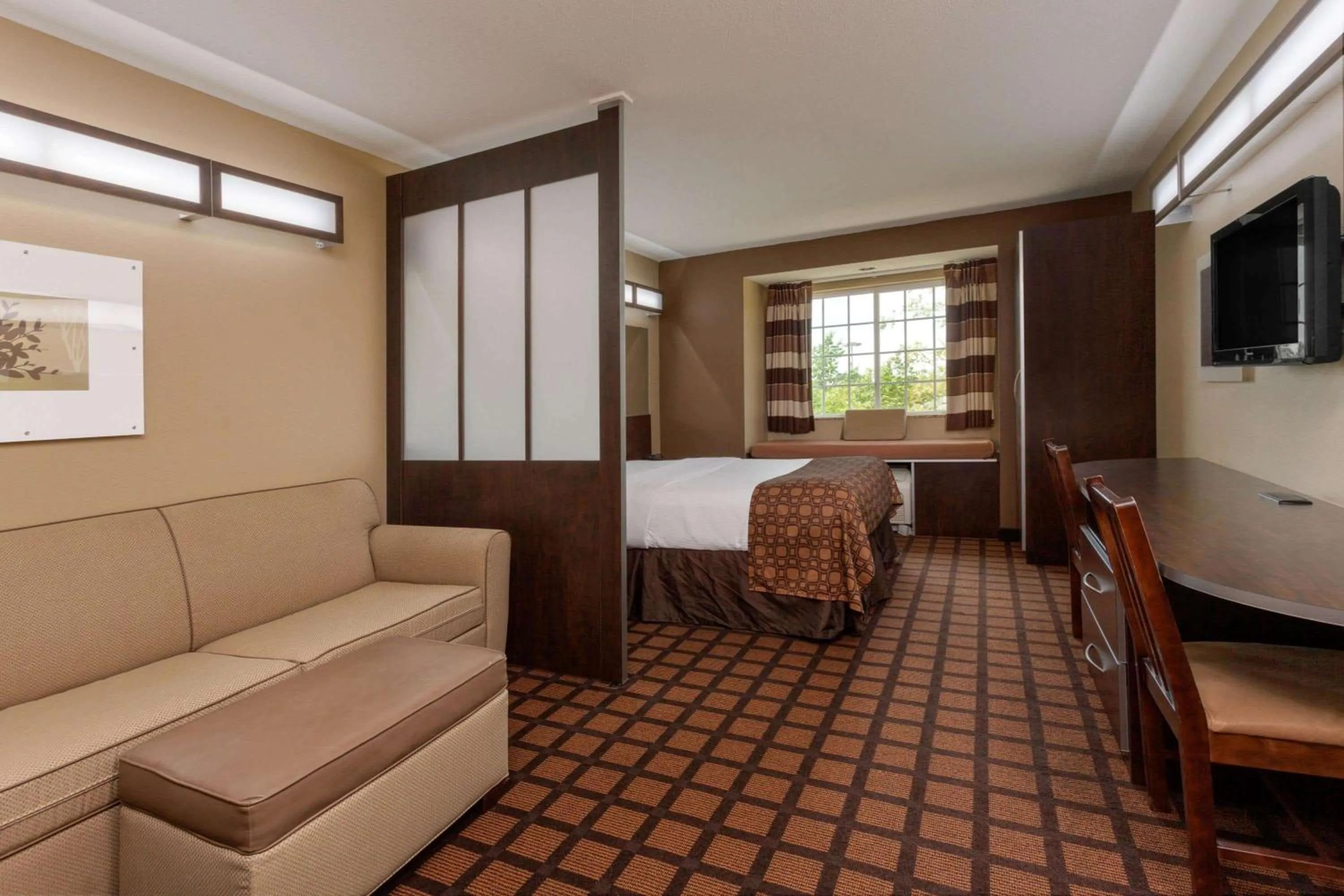 Photo of the whole room, Bed in Microtel Inn & Suites by Wyndham Columbia