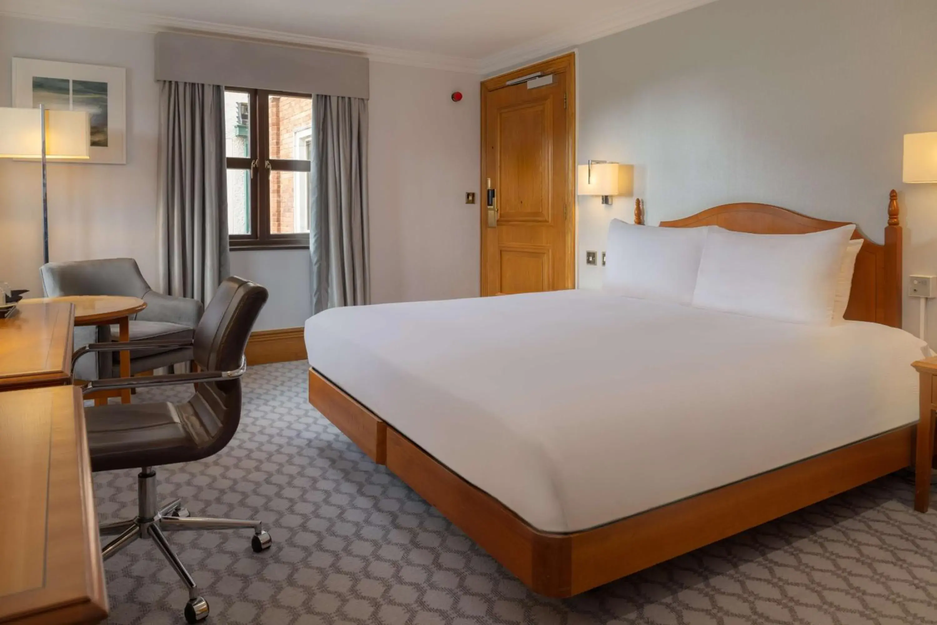 Double Room - Mobility Accessible in Hilton Puckrup Hall Hotel & Golf Club, Tewkesbury Double Room - Mobility Accessible in Hilton Puckrup Hall Hotel & Golf Club, Tewkesbury