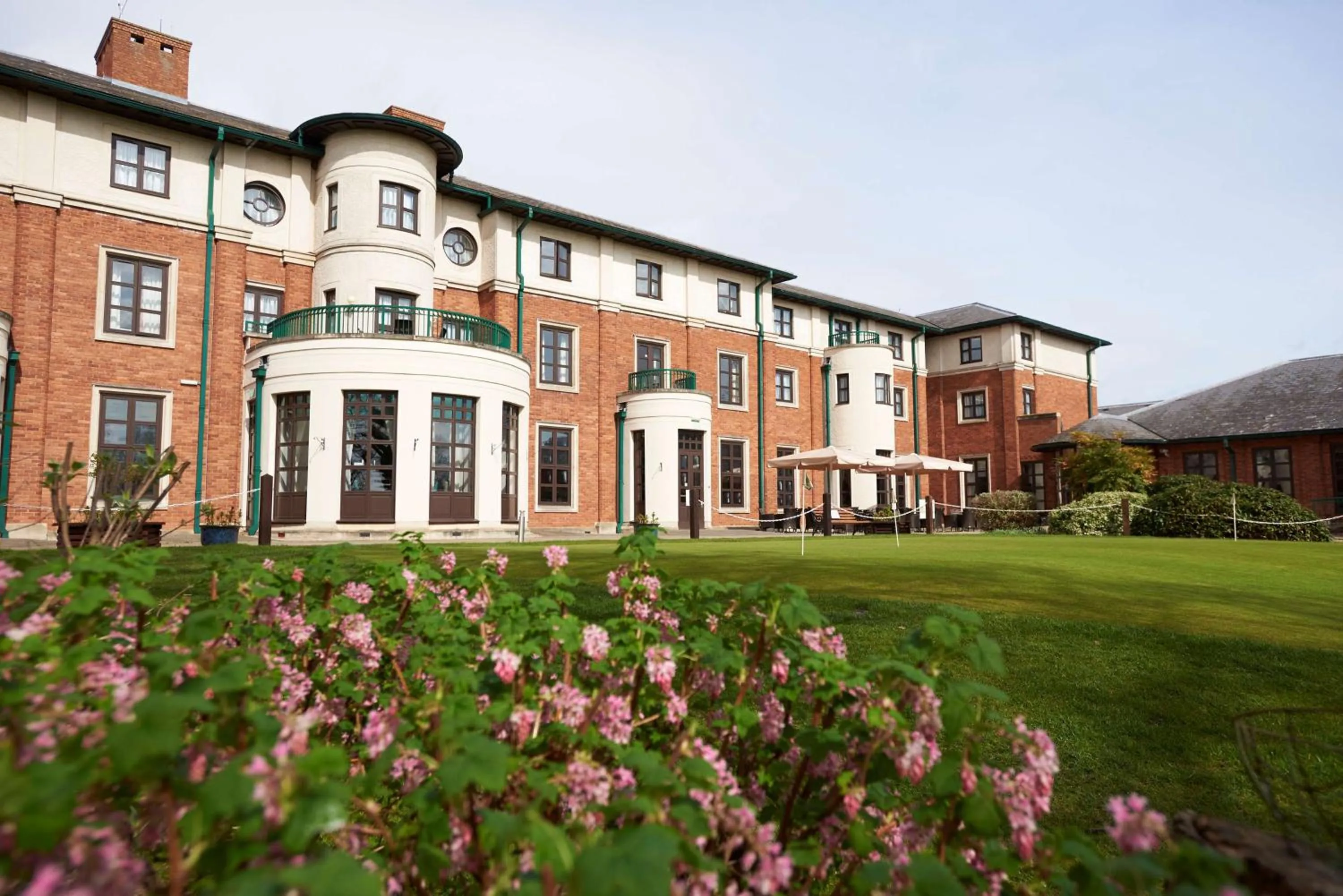 Property building in Hilton Puckrup Hall Hotel & Golf Club, Tewkesbury