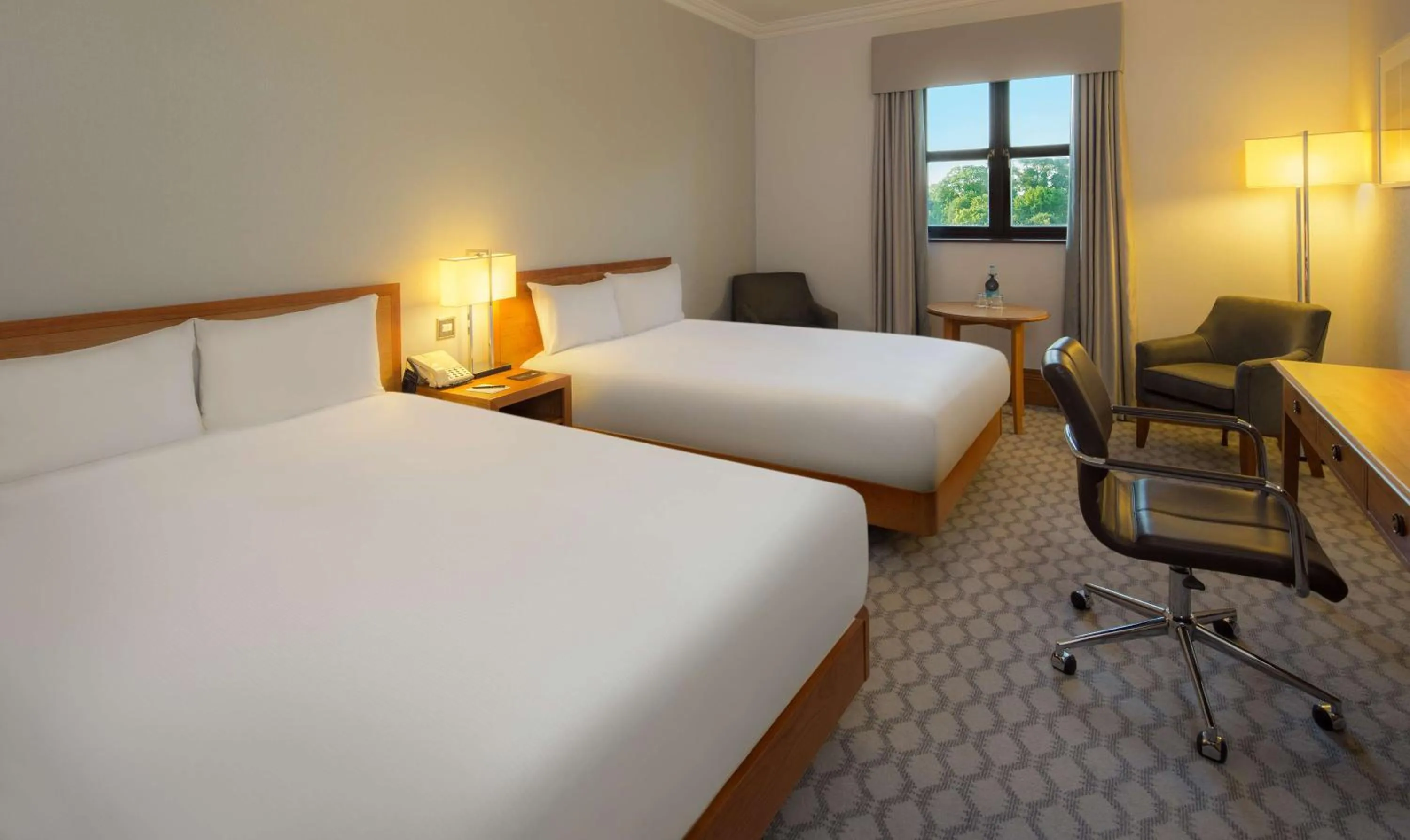 Bed in Hilton Puckrup Hall Hotel & Golf Club, Tewkesbury