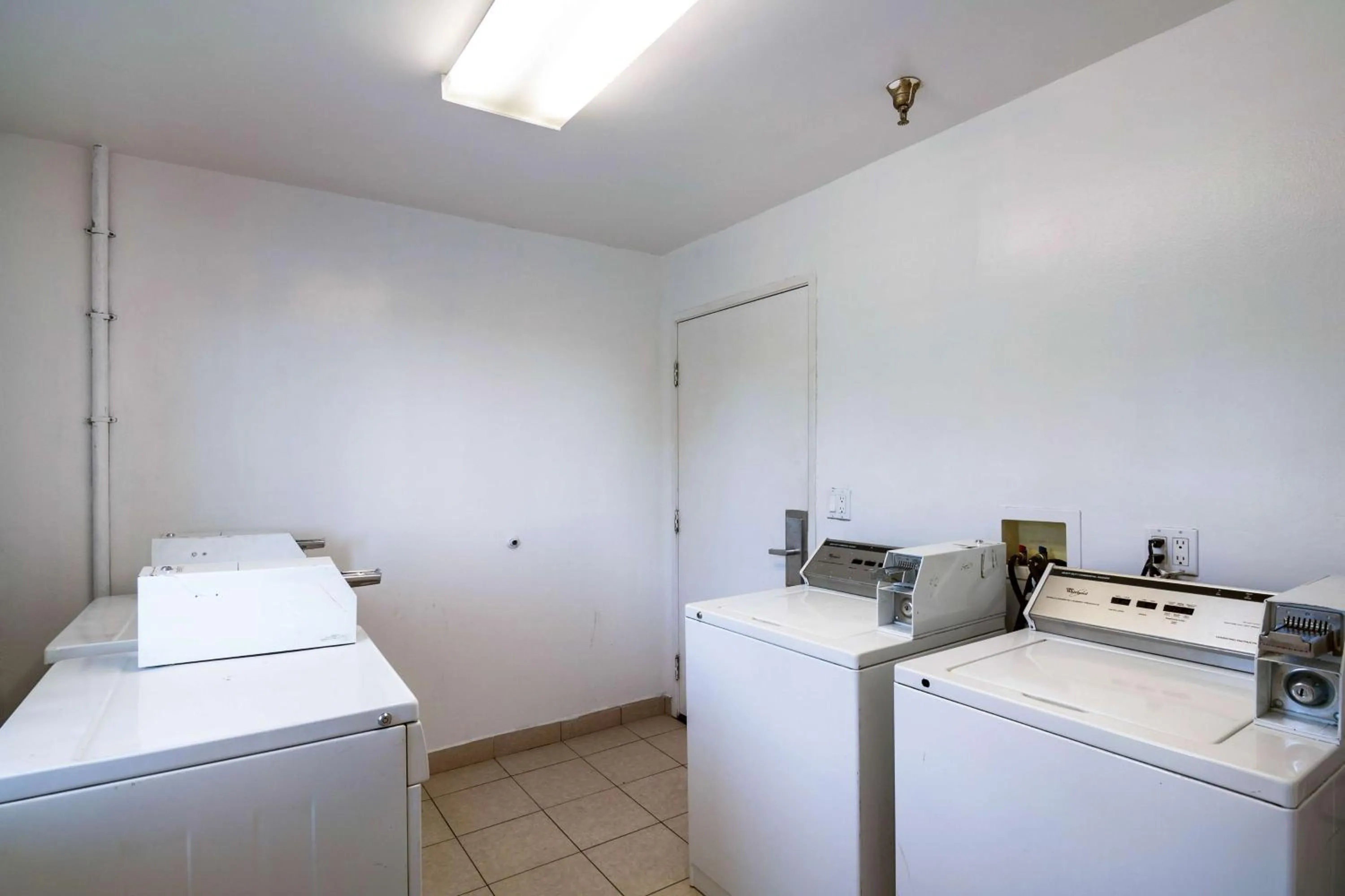 laundry, Bed in Motel 6 Monterey Park